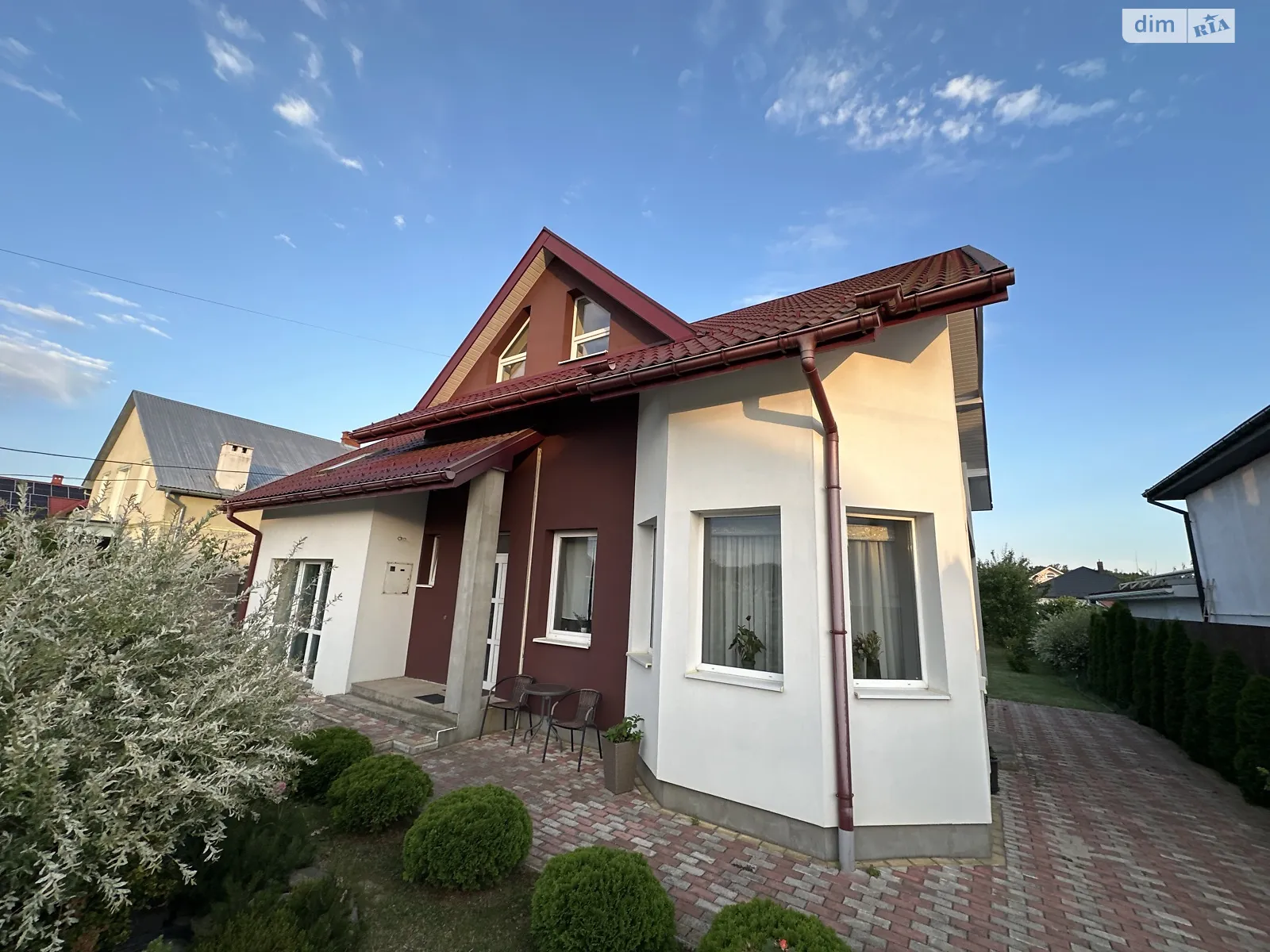 Продается дом на 2 этажа 210 кв. м с участком, цена: 270000 $ - фото 1