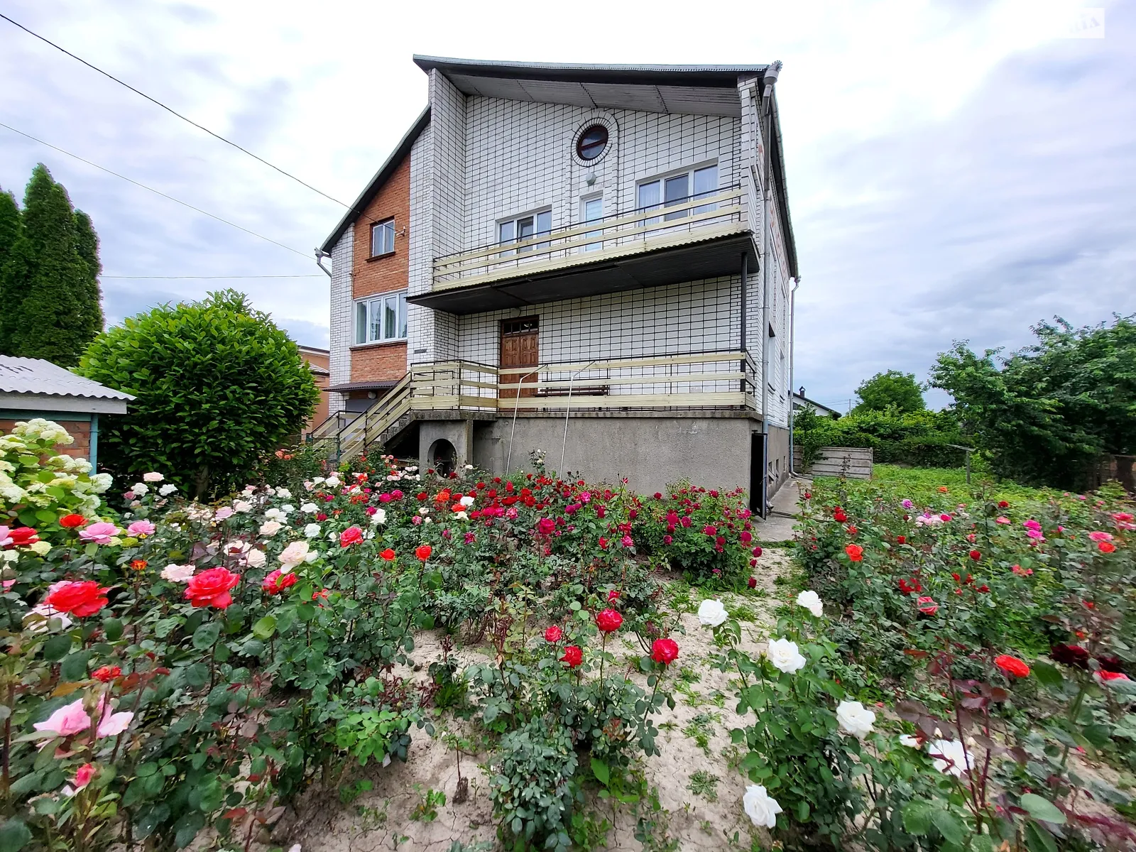 Продається будинок 2 поверховий 300 кв. м с басейном, цена: 170000 $ - фото 1