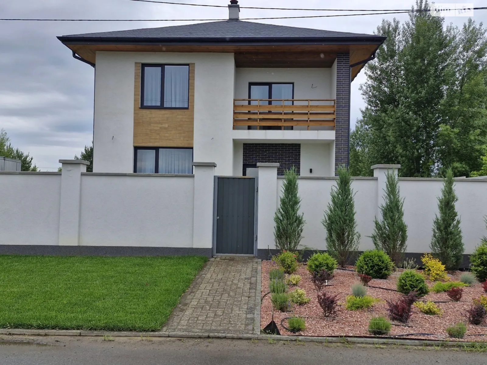 Продається будинок 2 поверховий 130 кв. м з мансардою, цена: 210000 $ - фото 1