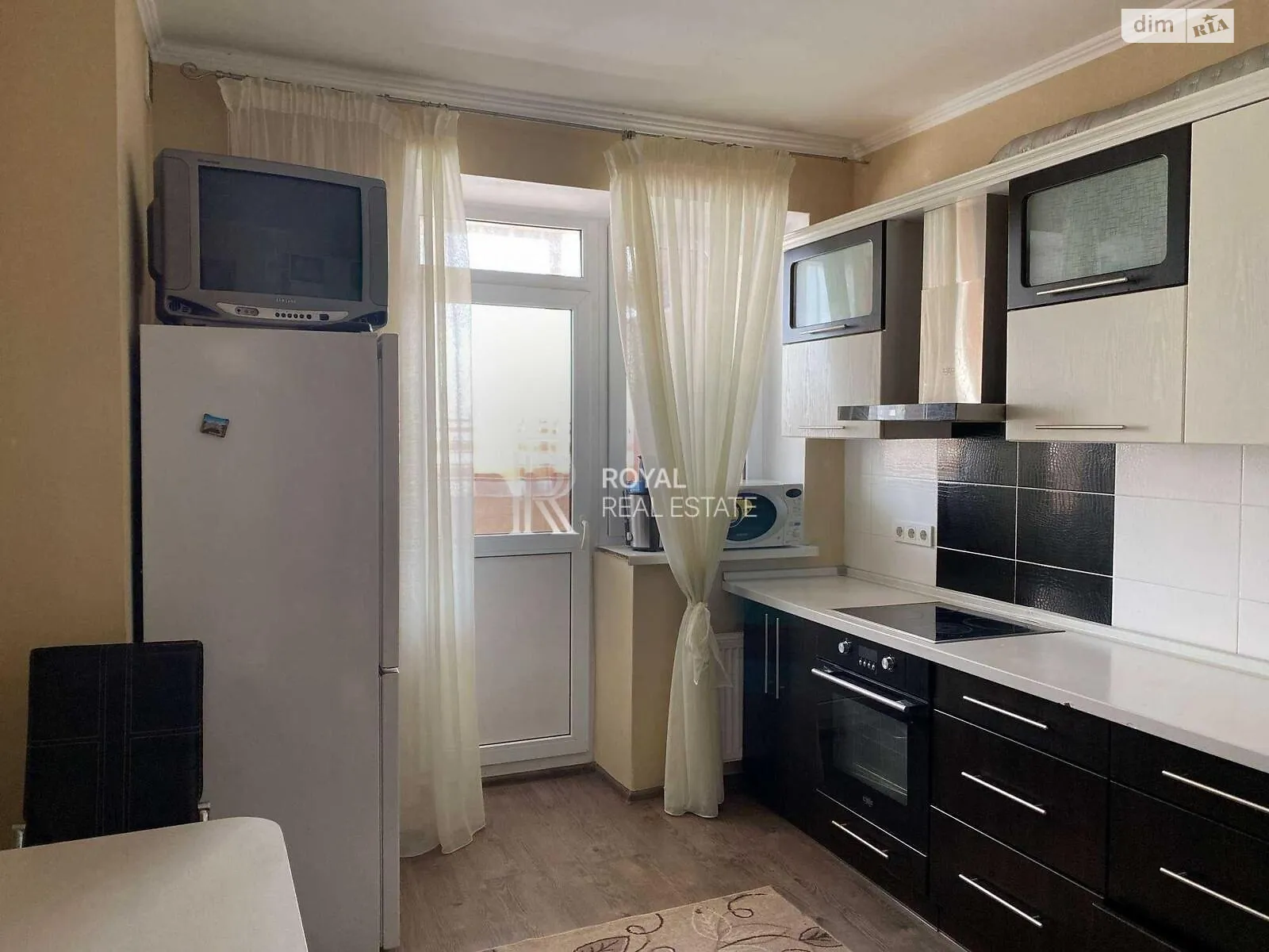 Продается 1-комнатная квартира 37 кв. м в Киеве, ул. Олега Мудрака(Генерала Наумова), 66 - фото 1