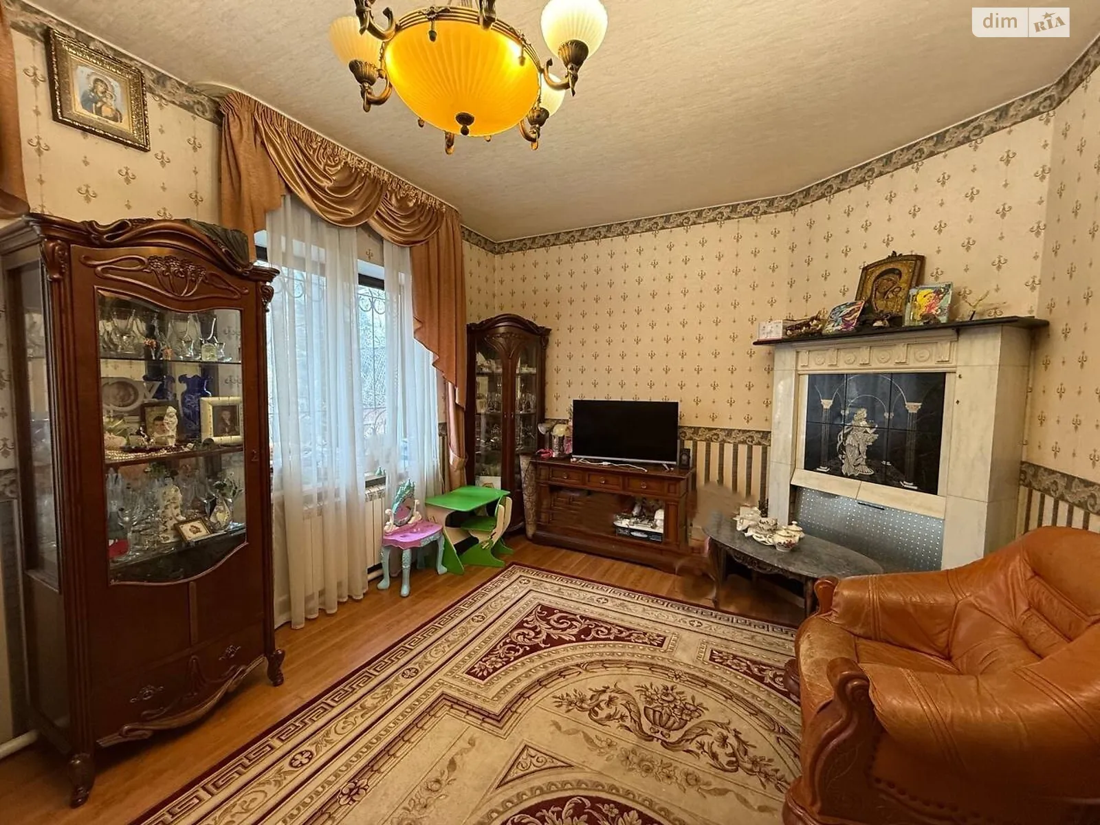 Продається будинок 3 поверховий 300.4 кв. м с басейном, цена: 250000 $ - фото 1