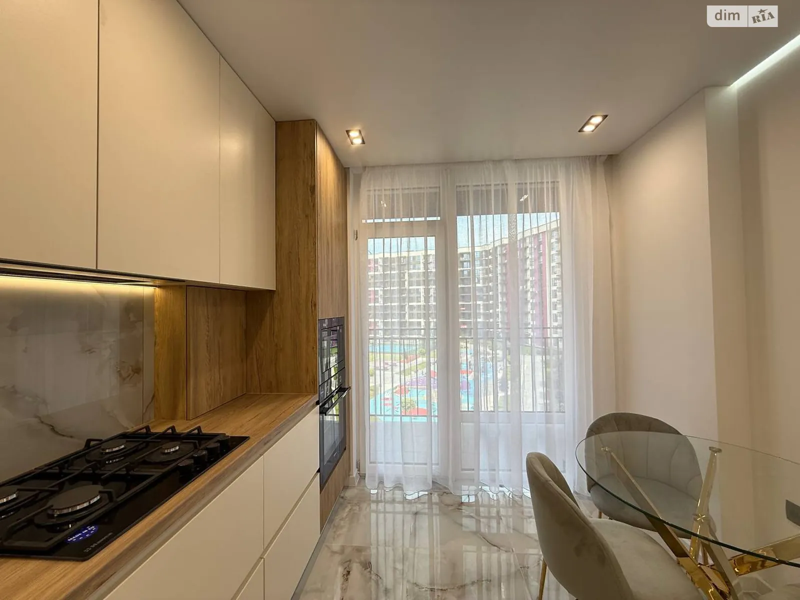 Продается 1-комнатная квартира 38 кв. м в Ивано-Франковске, цена: 74000 $ - фото 1