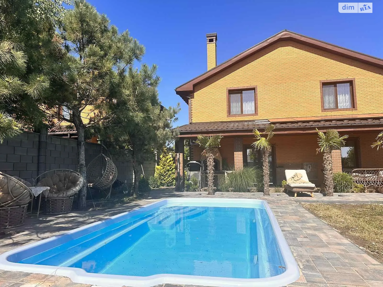 Продается дом на 2 этажа 196.7 кв. м с мансардой, цена: 320000 $ - фото 1