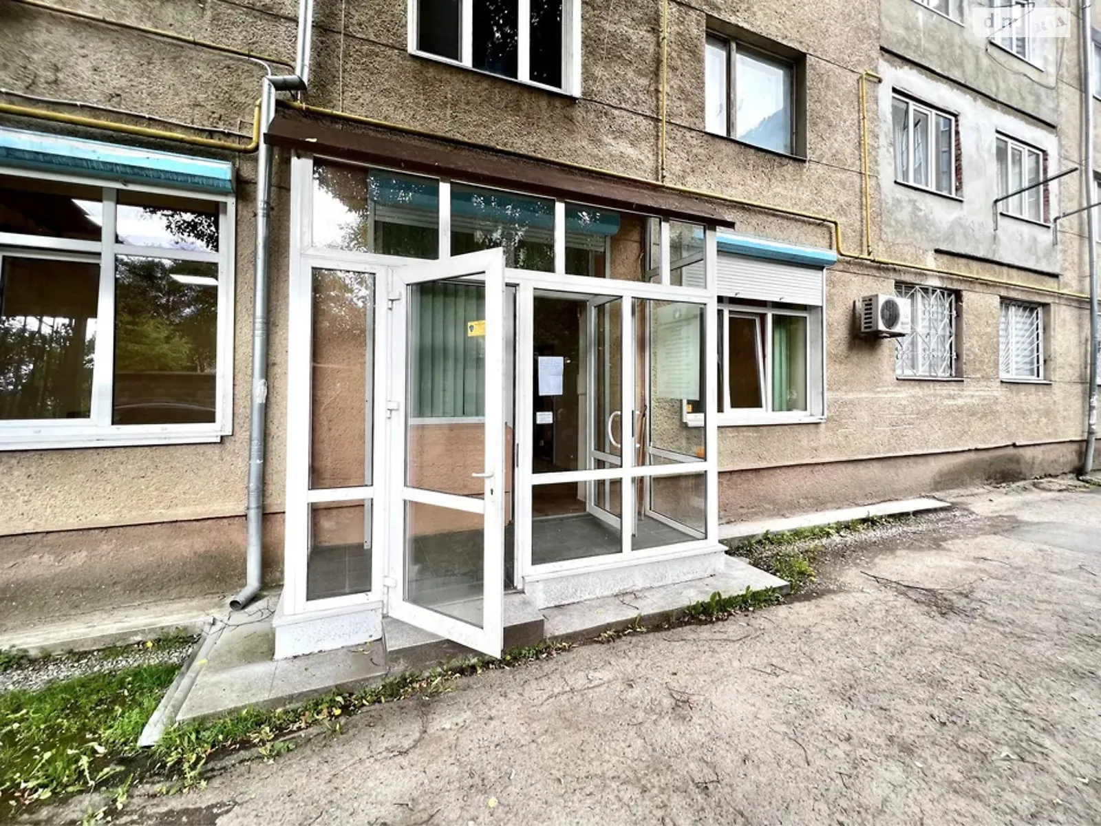 Продається приміщення вільного призначення 55 кв. м в 5-поверховій будівлі, цена: 58000 $ - фото 1
