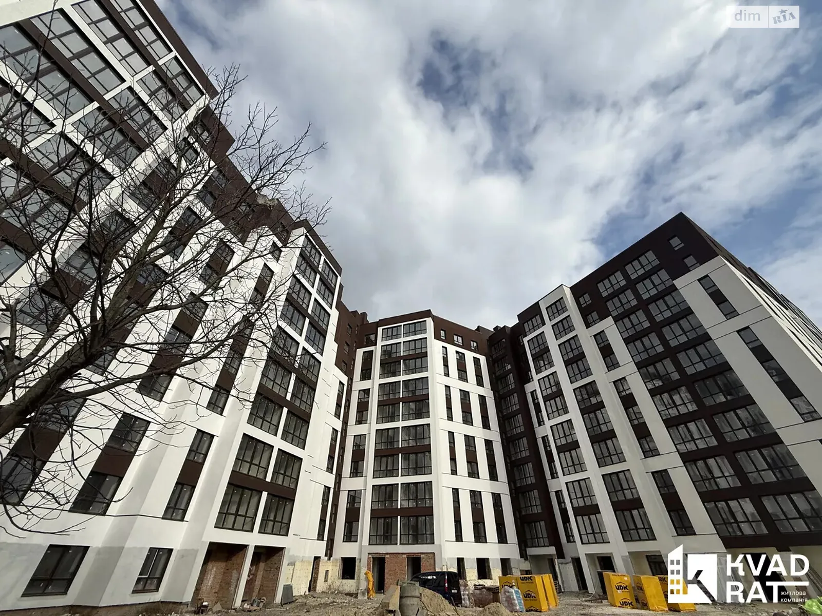 Продается 1-комнатная квартира 38.3 кв. м в Ивано-Франковске, ул. Ленкавского, 126 - фото 1