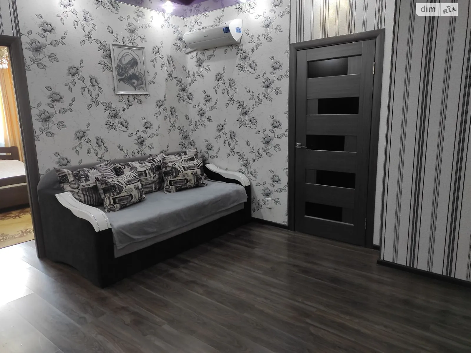 Продается 3-комнатная квартира 68 кв. м в Полтаве - фото 1