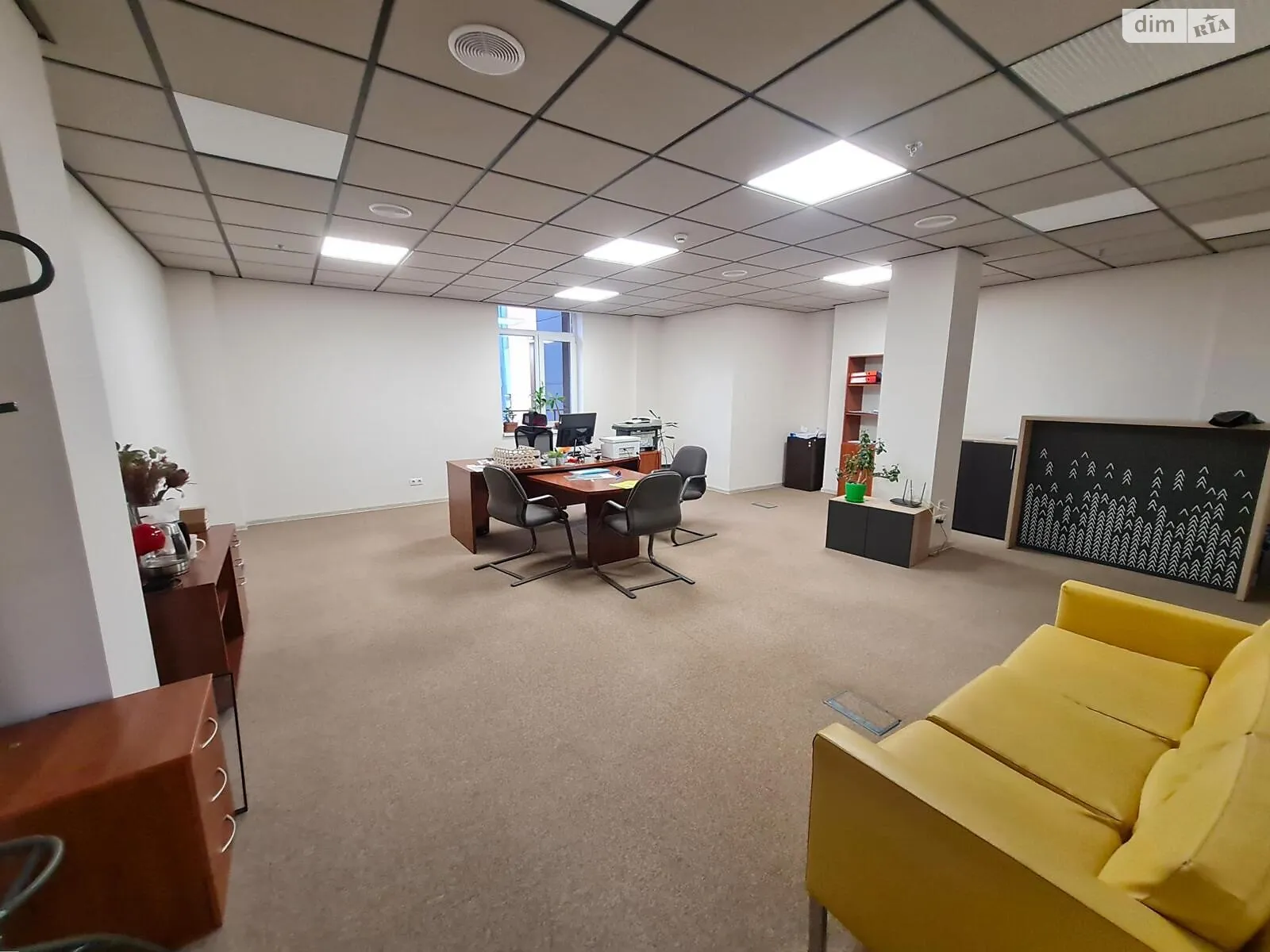 Здається в оренду офіс 44 кв. м в бізнес-центрі, цена: 660 $ - фото 1