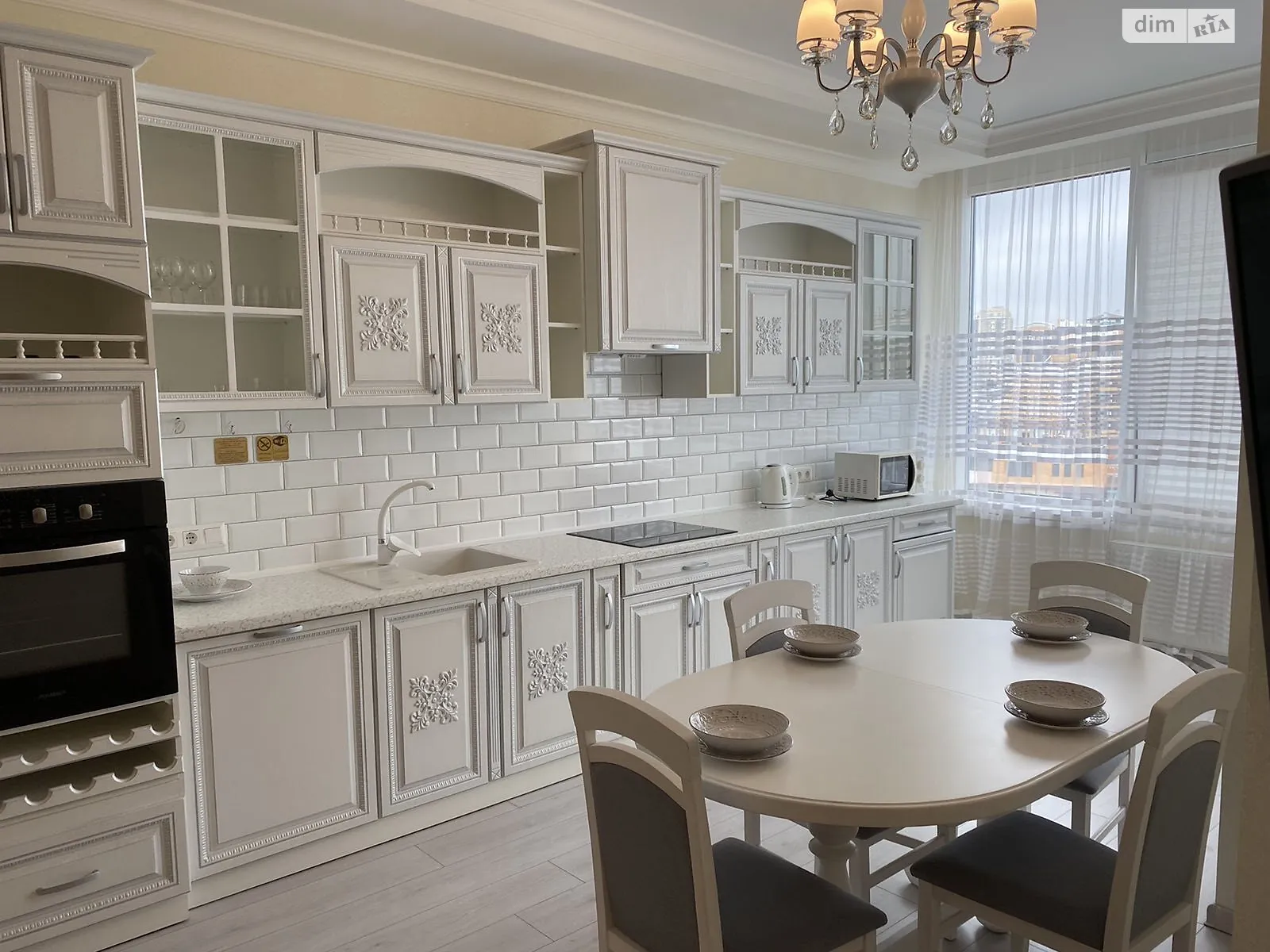 Продається 2-кімнатна квартира 84 кв. м у Одесі, вул. Генуезька, 5 - фото 1