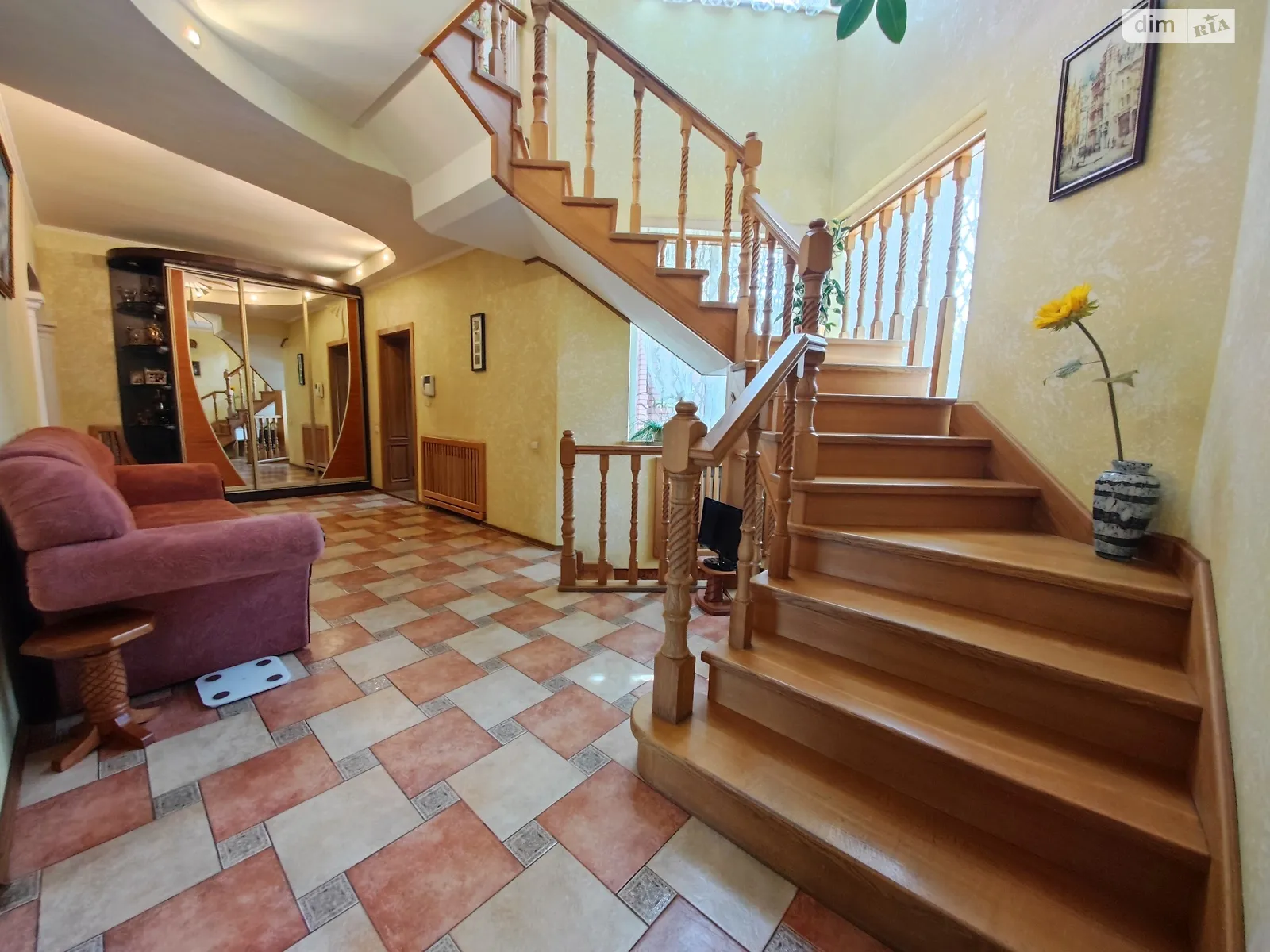 Продается дом на 2 этажа 496 кв. м с камином, цена: 270000 $ - фото 1