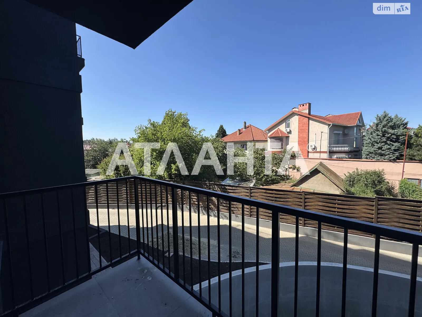 Продается 1-комнатная квартира 39 кв. м в Одессе, ул. Дачная - фото 1
