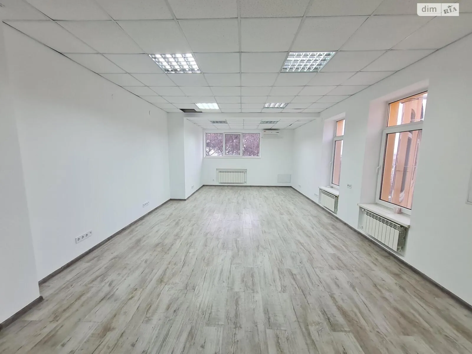 Здається в оренду офіс 98 кв. м в бізнес-центрі, цена: 41160 грн - фото 1