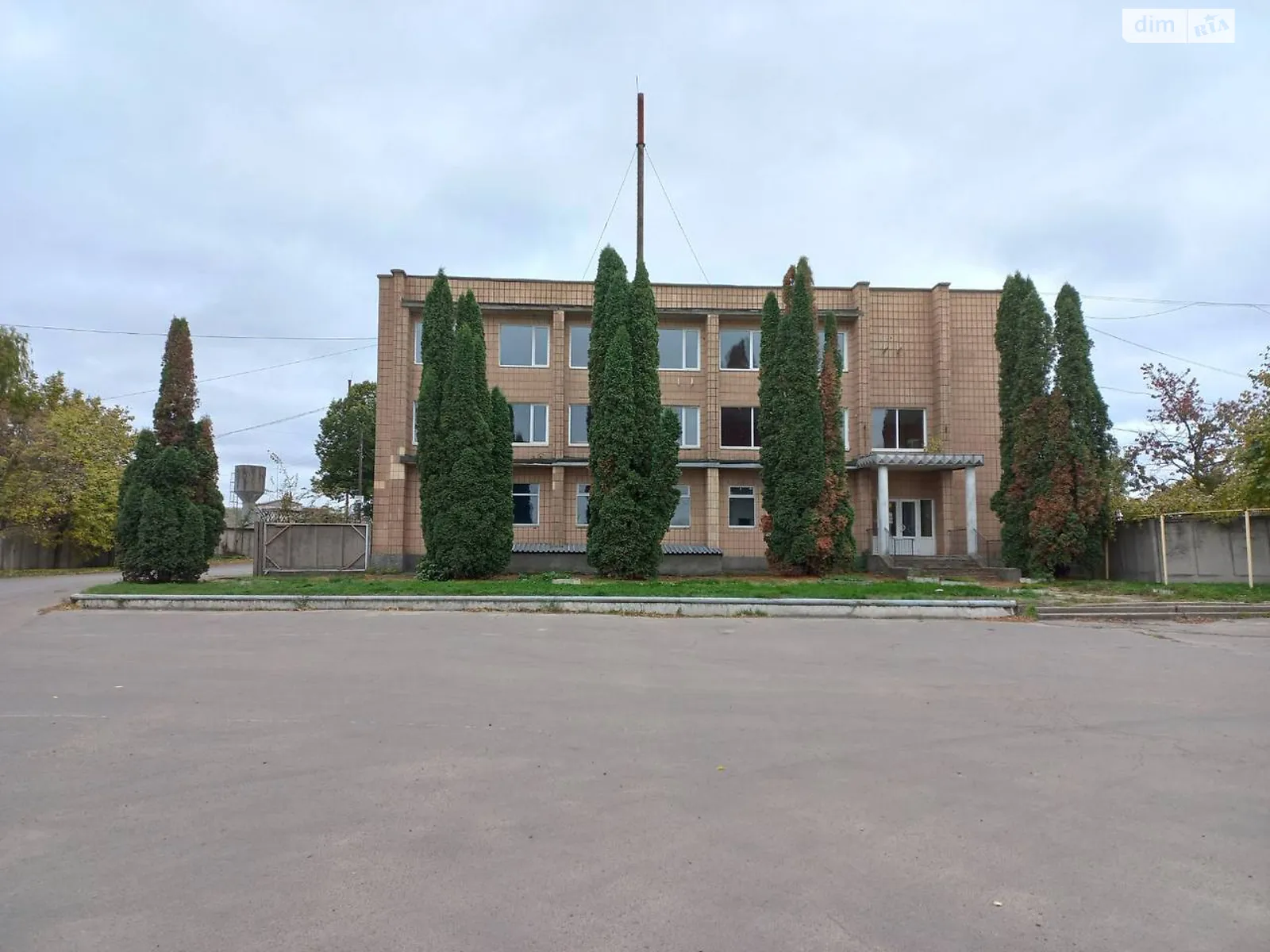 Продается помещения свободного назначения 48917 кв. м в 2-этажном здании, цена: 1300000 грн - фото 1