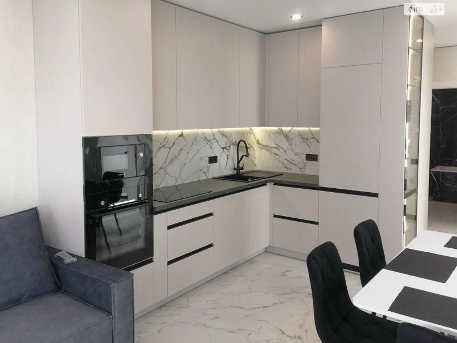 Продається 2-кімнатна квартира 61 кв. м у Києві, цена: 138500 $ - фото 1