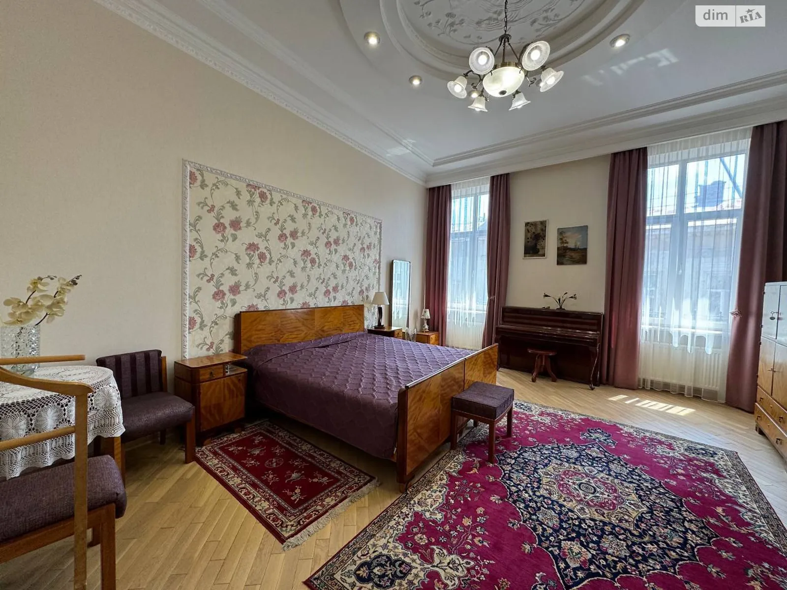 Продається 3-кімнатна квартира 132 кв. м у Львові, вул. Франка Івана, 52 - фото 1