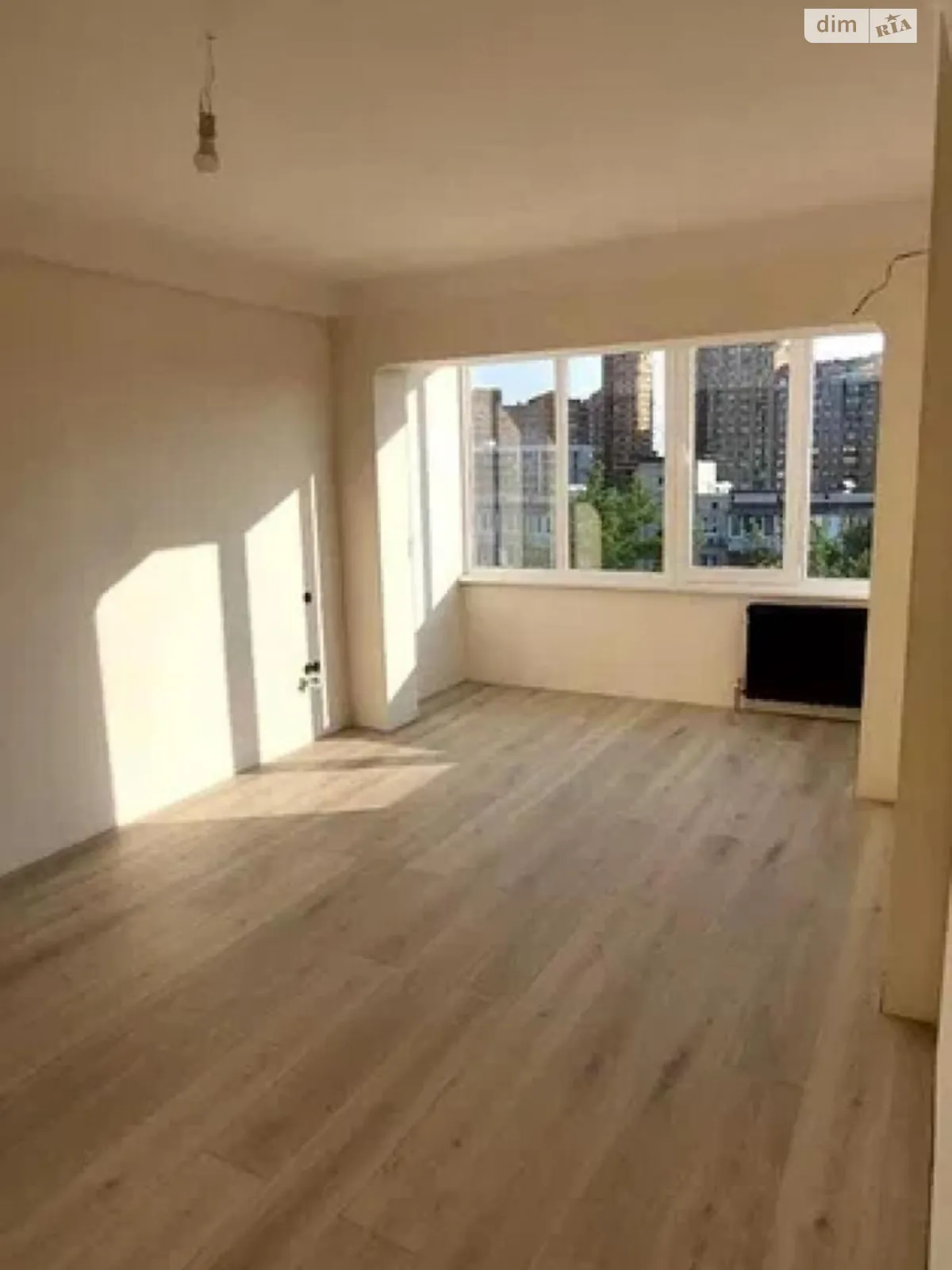 Продается 3-комнатная квартира 60 кв. м в Киеве - фото 1