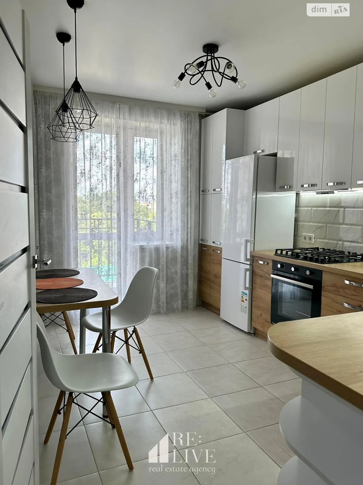 1-кімнатна квартира 43 кв. м у Луцьку, вул. Зоряна(Арцеулова), 8Б - фото 1