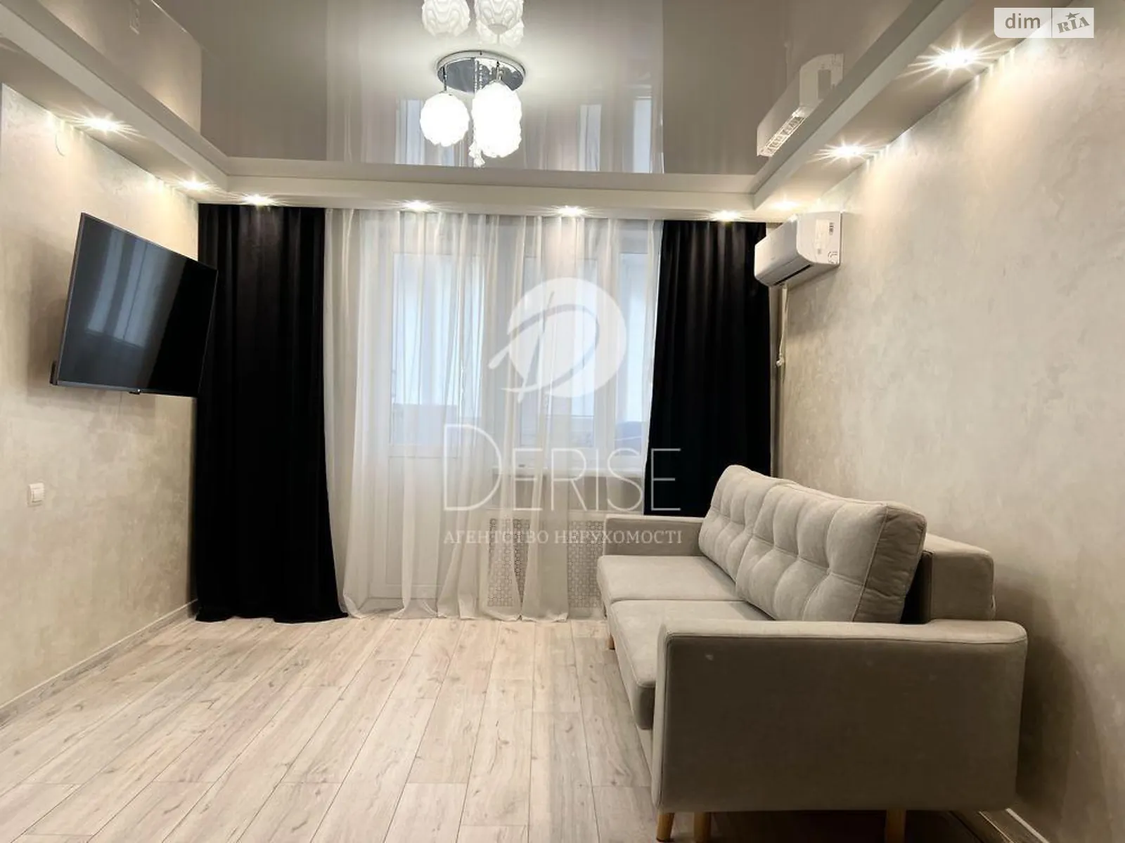 Продается 1-комнатная квартира 40 кв. м в Киеве, ул. Златоустовская, 46 - фото 1