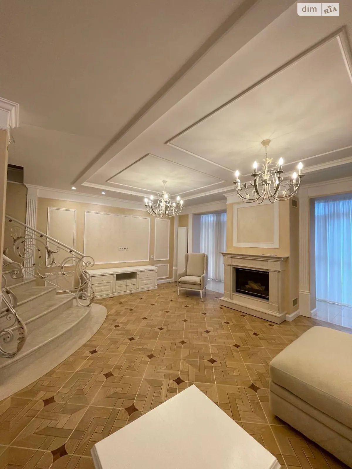 Продається 4-кімнатна квартира 220 кв. м у Львові, цена: 550000 $ - фото 1