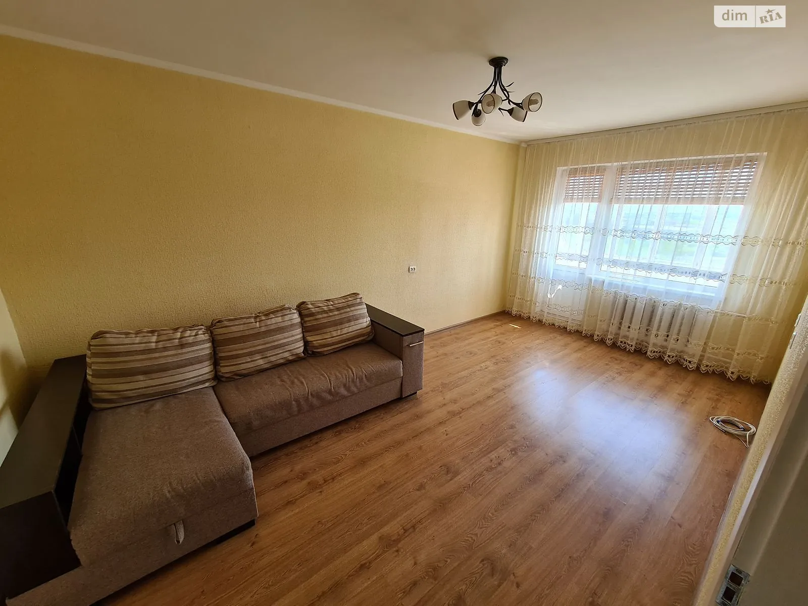 Продается 1-комнатная квартира 35 кв. м в Ровно, ул. Шухевича Романа - фото 1