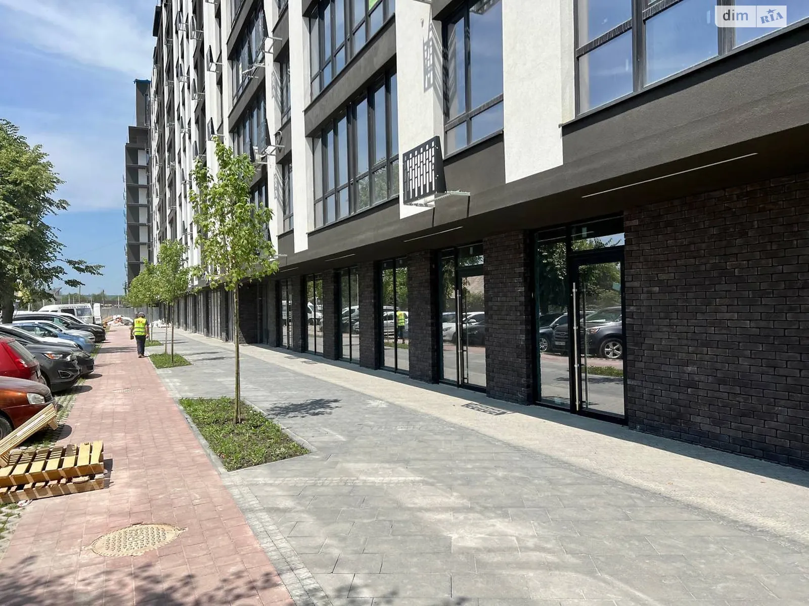 Продається 2-кімнатна квартира 65 кв. м у Івано-Франківську, вул. Левицького Романа - фото 1