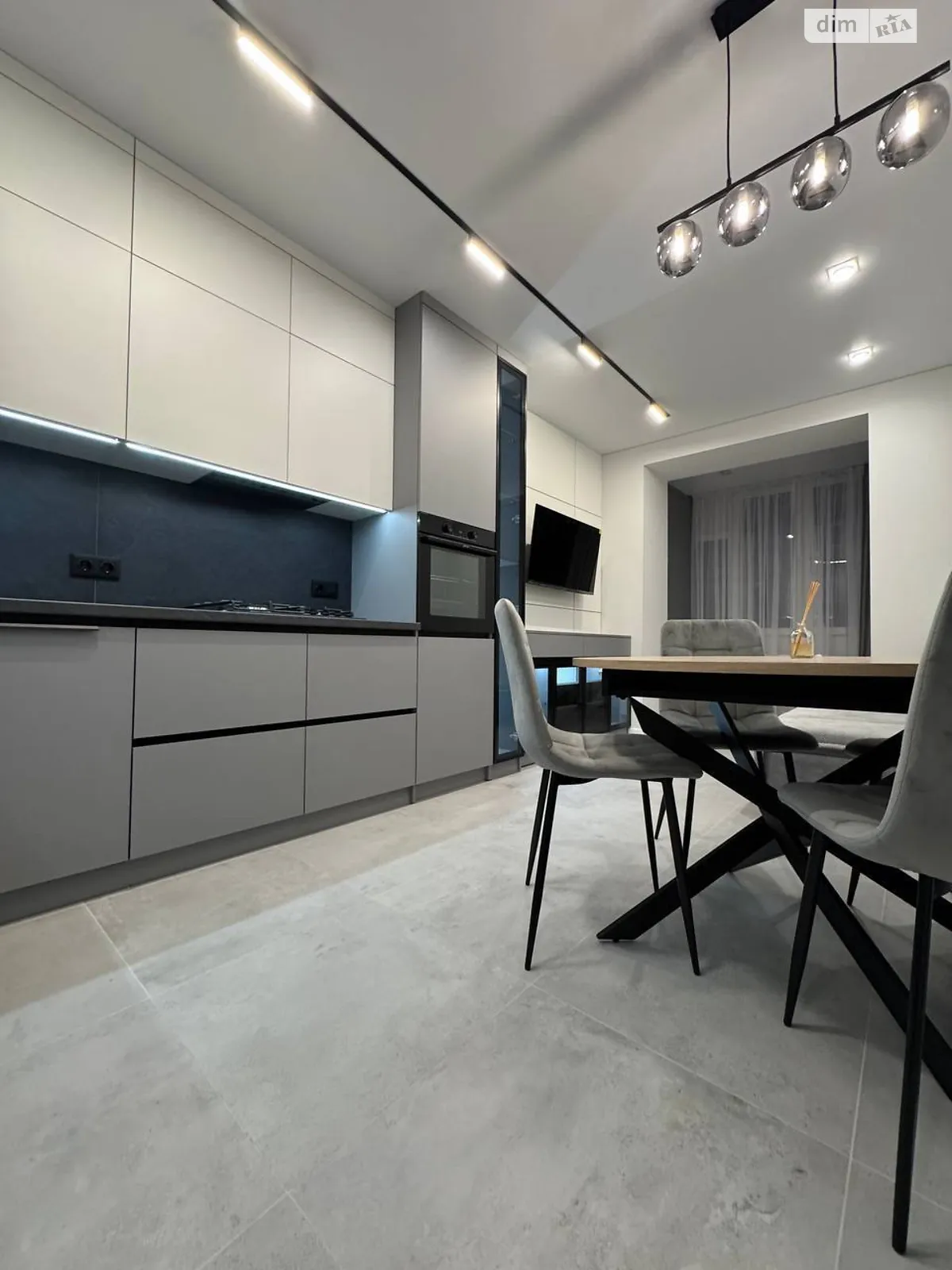 Продается 2-комнатная квартира 81 кв. м в Хмельницком, ул. Кармелюка, 3В - фото 1