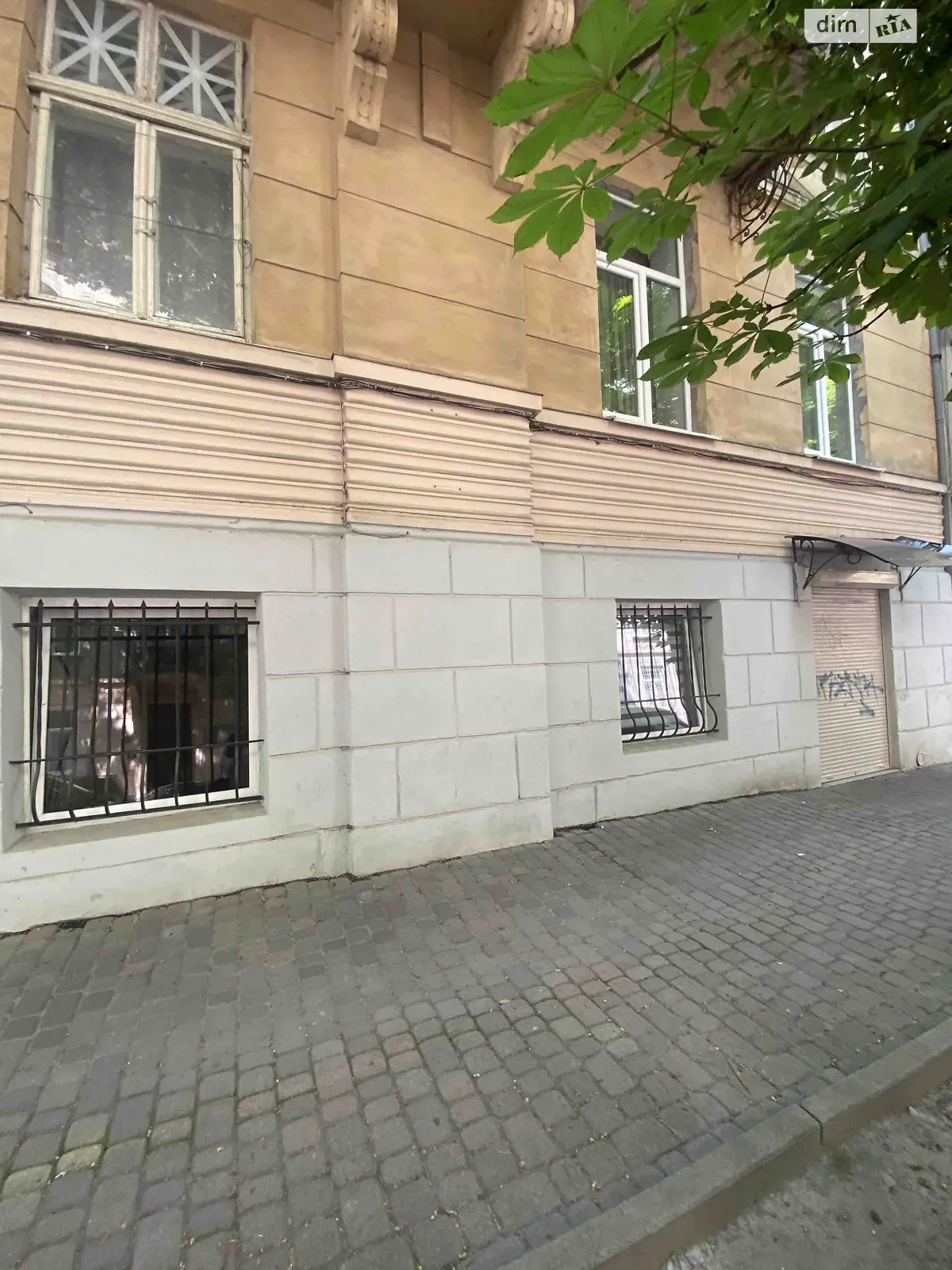 Здається в оренду приміщення вільного призначення 63 кв. м в 4-поверховій будівлі, цена: 400 $ - фото 1