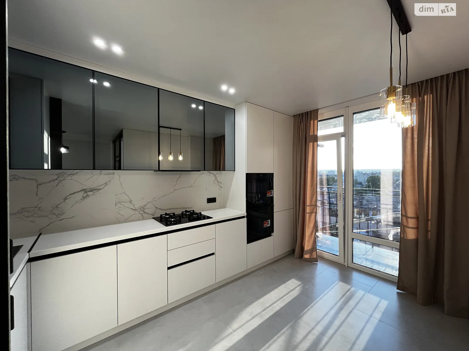 Продается 1-комнатная квартира 43 кв. м в Ивано-Франковске, цена: 77500 $ - фото 1