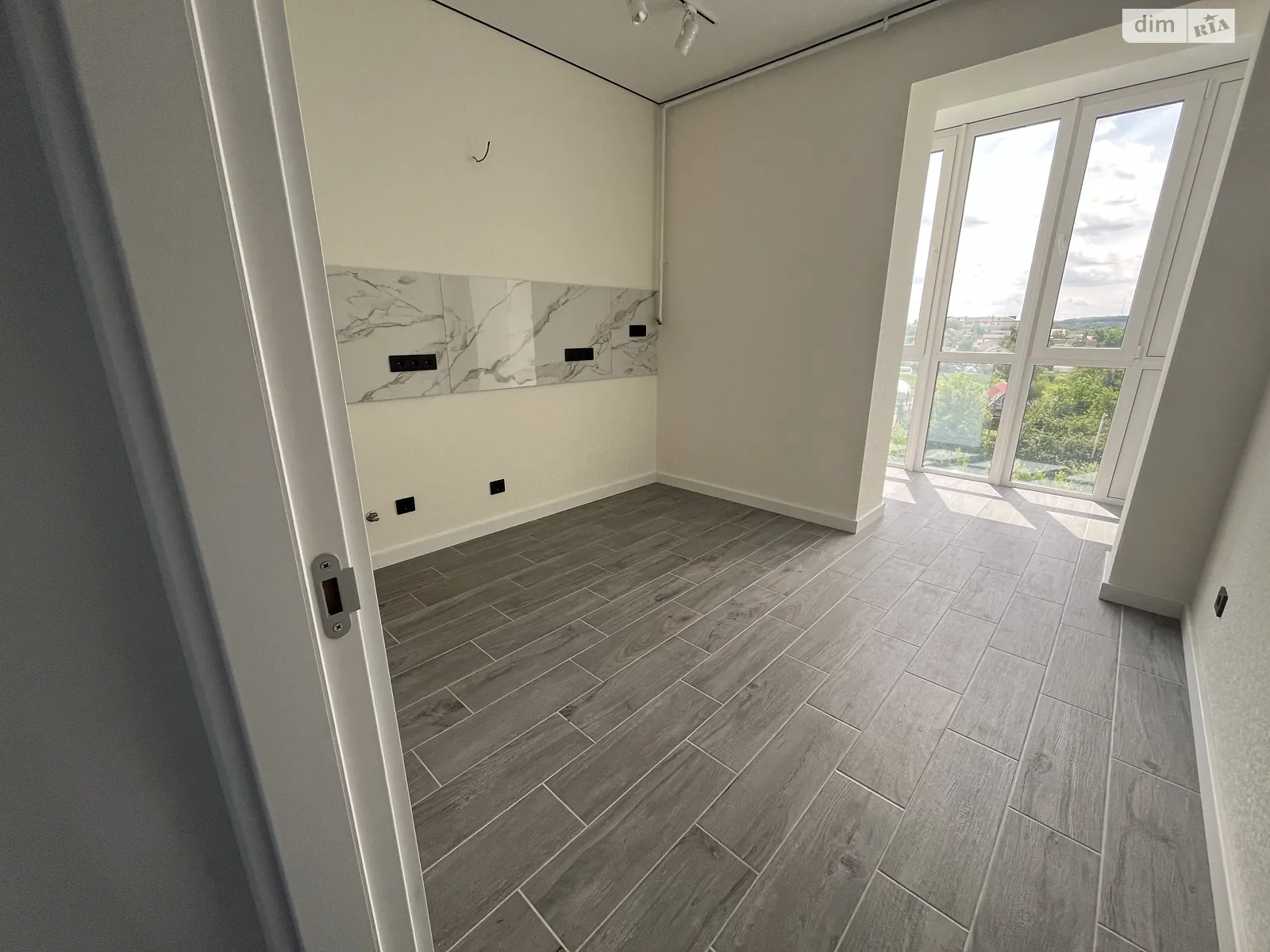 Продается 1-комнатная квартира 37 кв. м в Стрижавке, ул. Киевская - фото 1