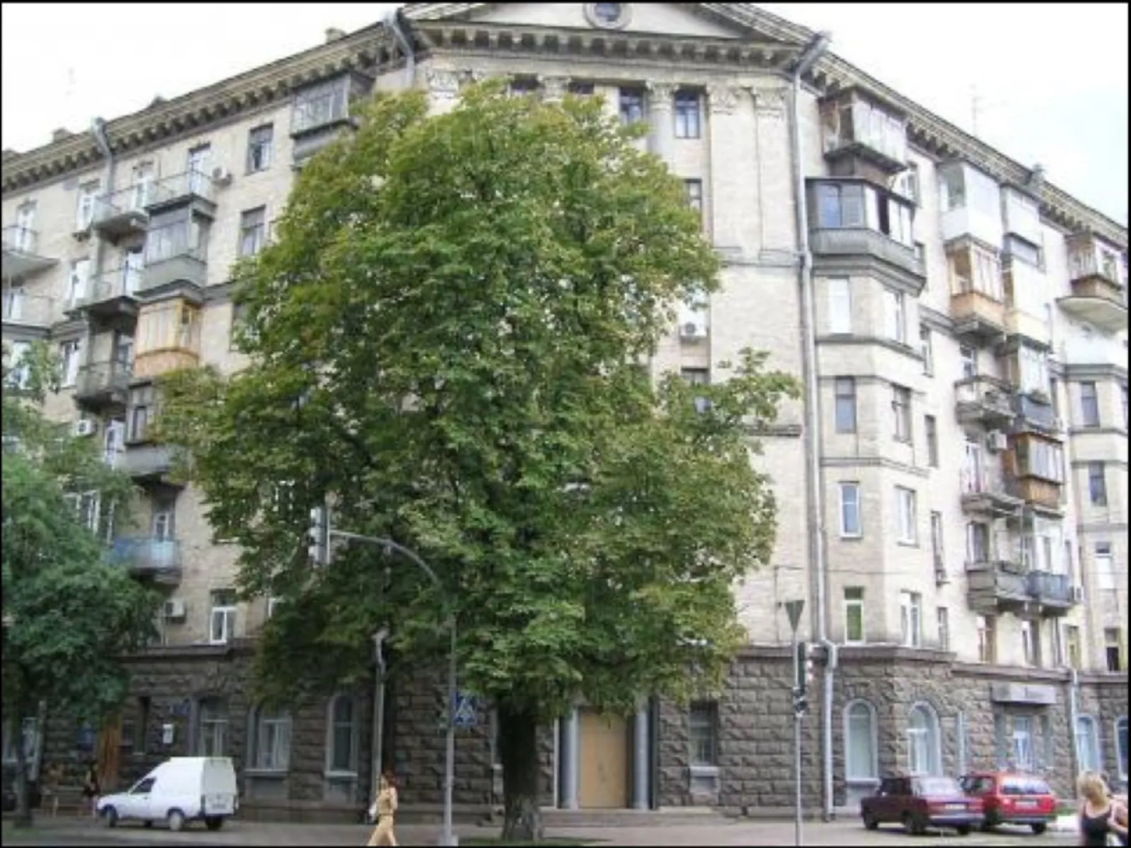 Продається 2-кімнатна квартира 53 кв. м у Києві, вул. Михайла Грушевського, 34/1 - фото 1