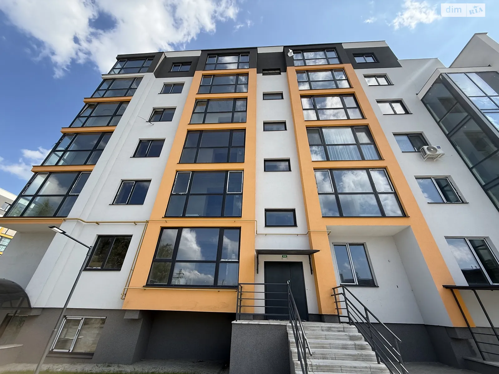 Продається 2-кімнатна квартира 68.27 кв. м у Березині, цена: 63000 $ - фото 1