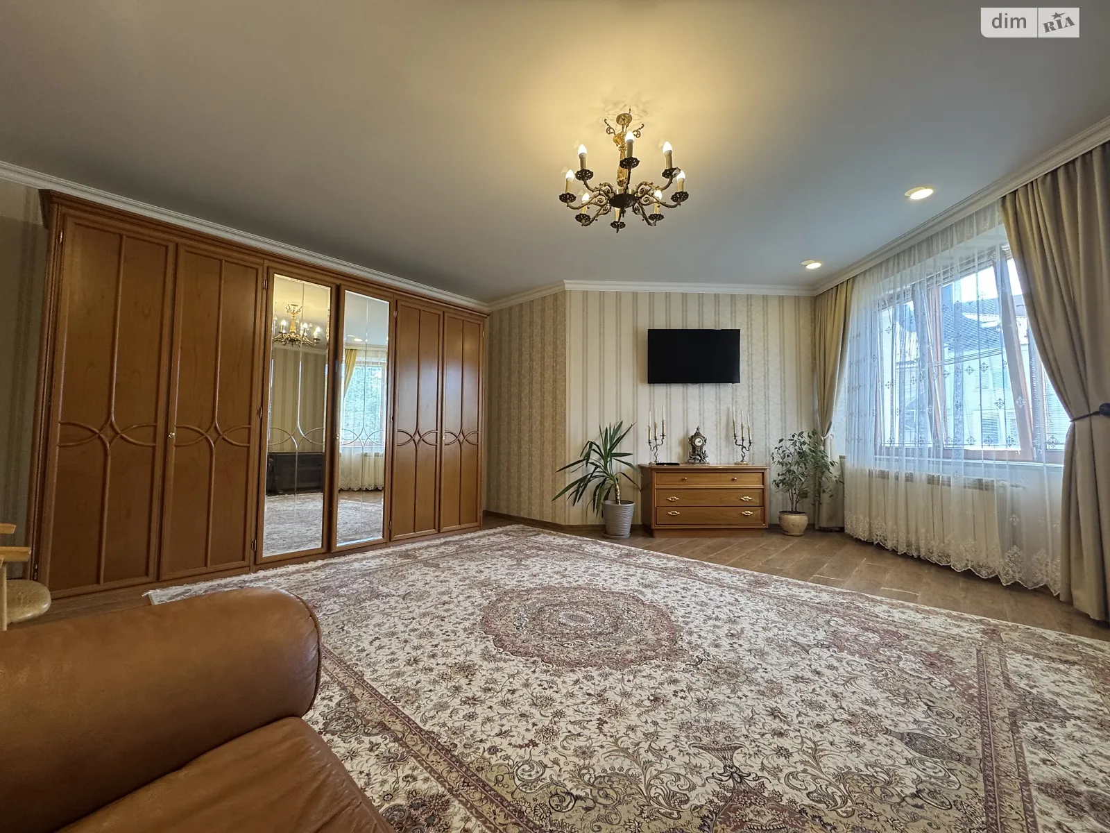 3-комнатная квартира 86 кв. м в Тернополе, ул. Липовая - фото 1
