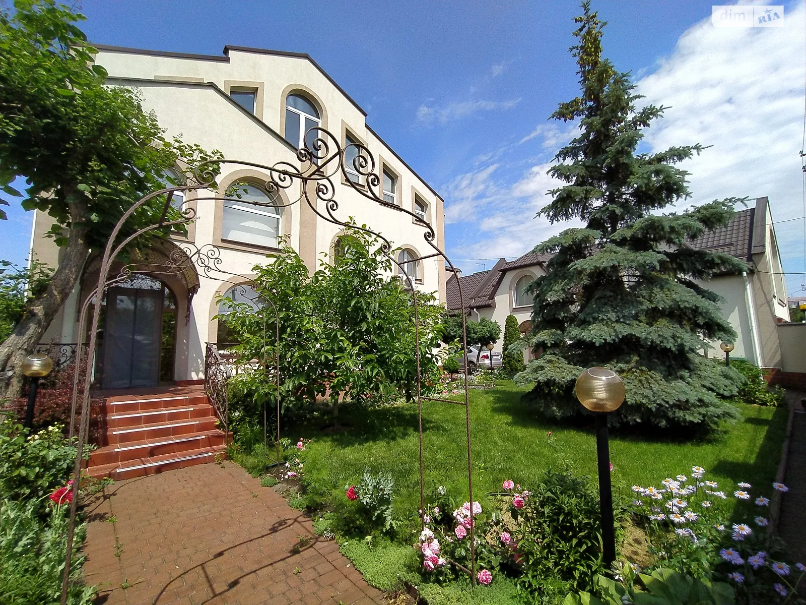 Продається будинок 3 поверховий 438 кв. м з верандою, цена: 350000 $ - фото 1