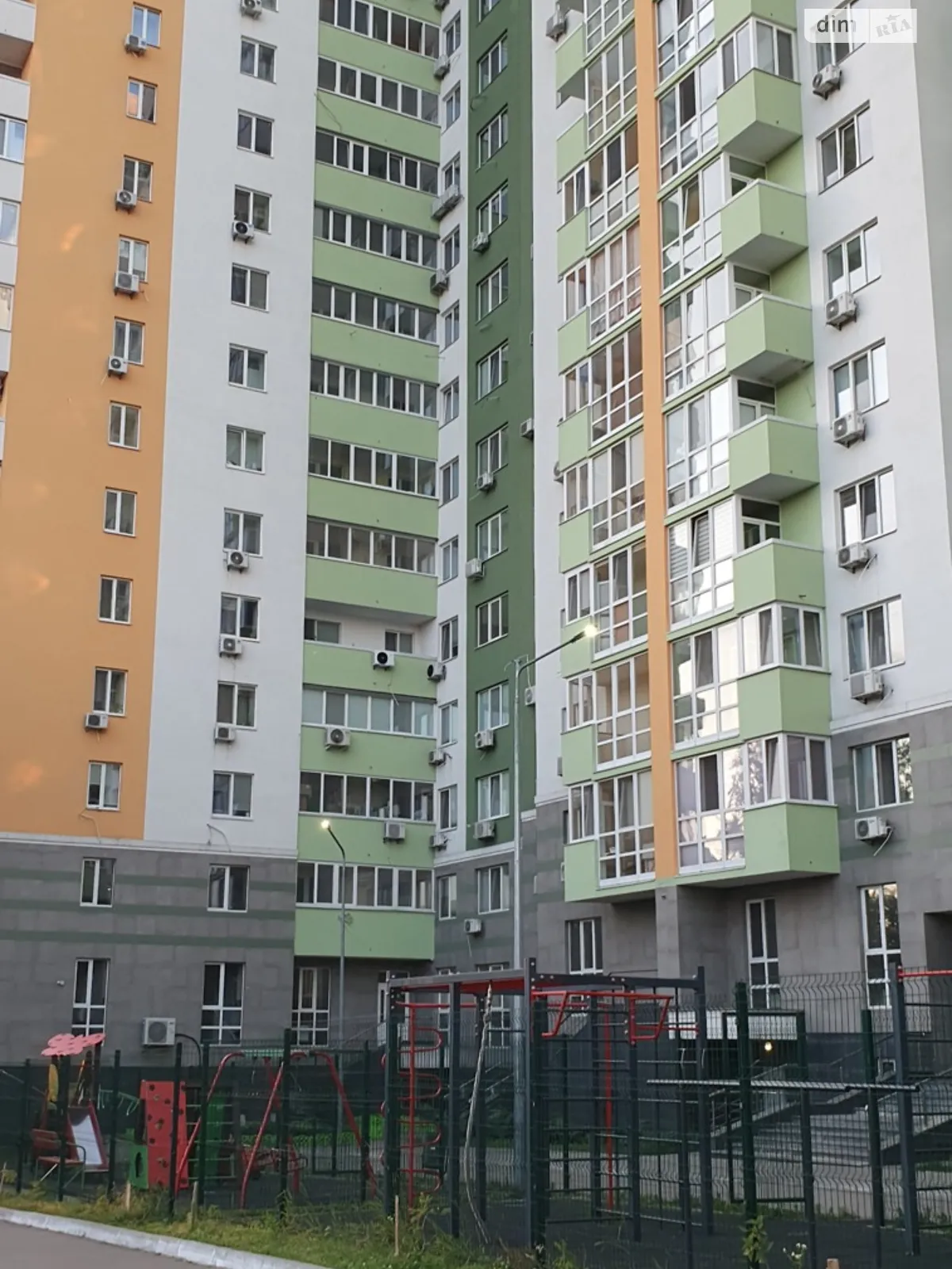 Продається 1-кімнатна квартира 51 кв. м у Києві, бул. Академіка Вернадського, 24 - фото 1