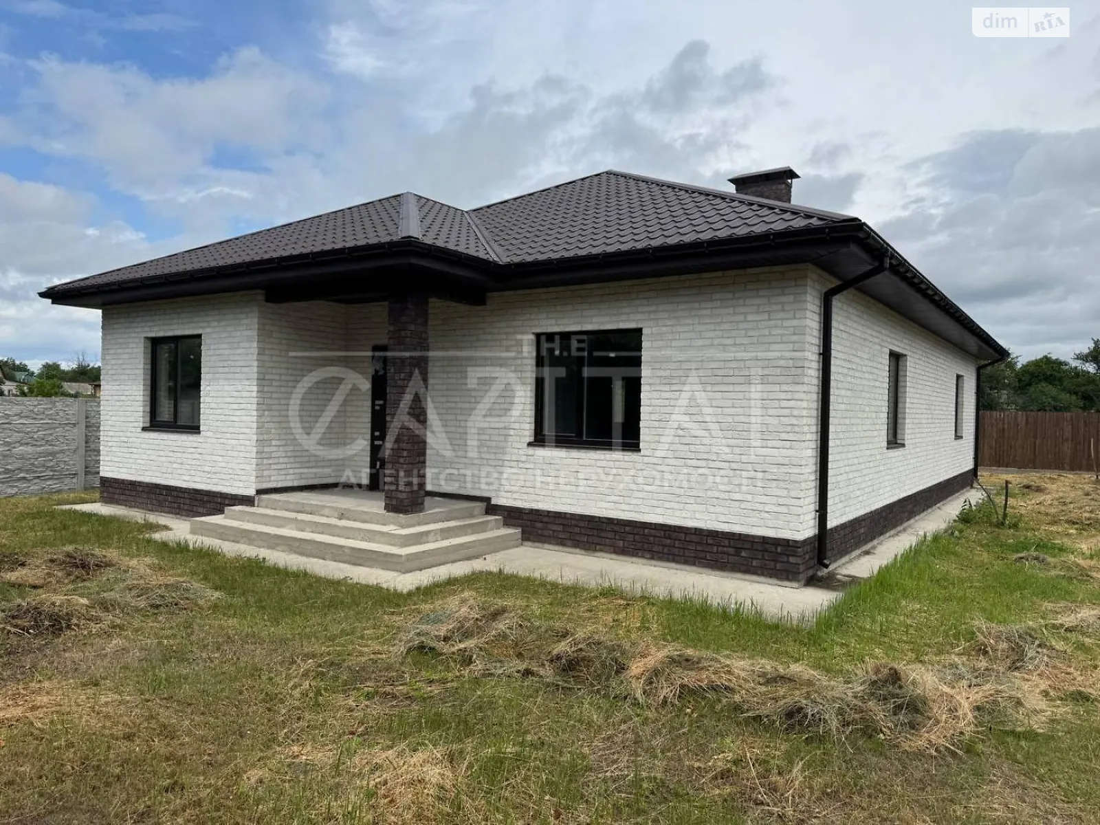 Продається одноповерховий будинок 146 кв. м з подвалом, цена: 115000 $ - фото 1