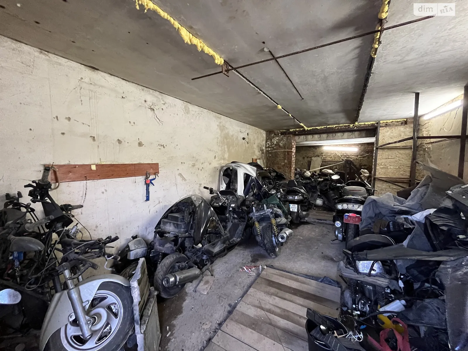 Продается отдельно стоящий гараж под легковое авто на 25 кв. м, цена: 5000 $ - фото 1