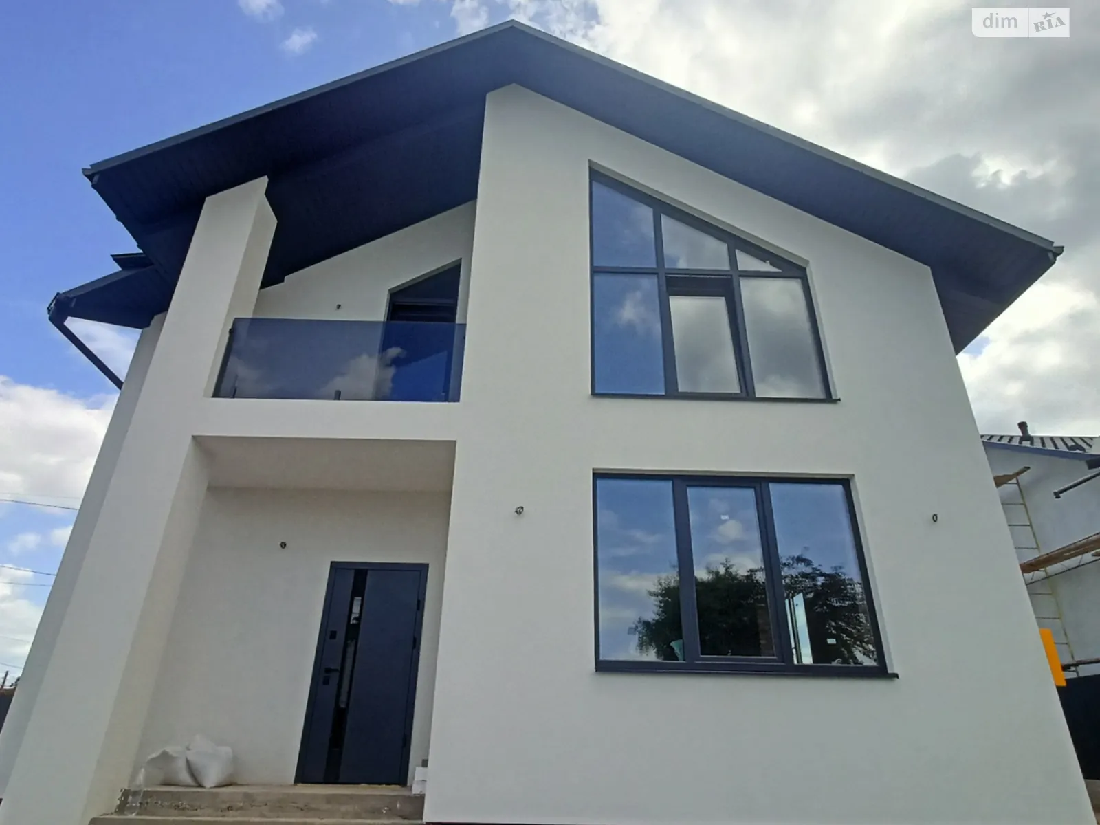 Продается дом на 2 этажа 125 кв. м с участком, цена: 135000 $ - фото 1