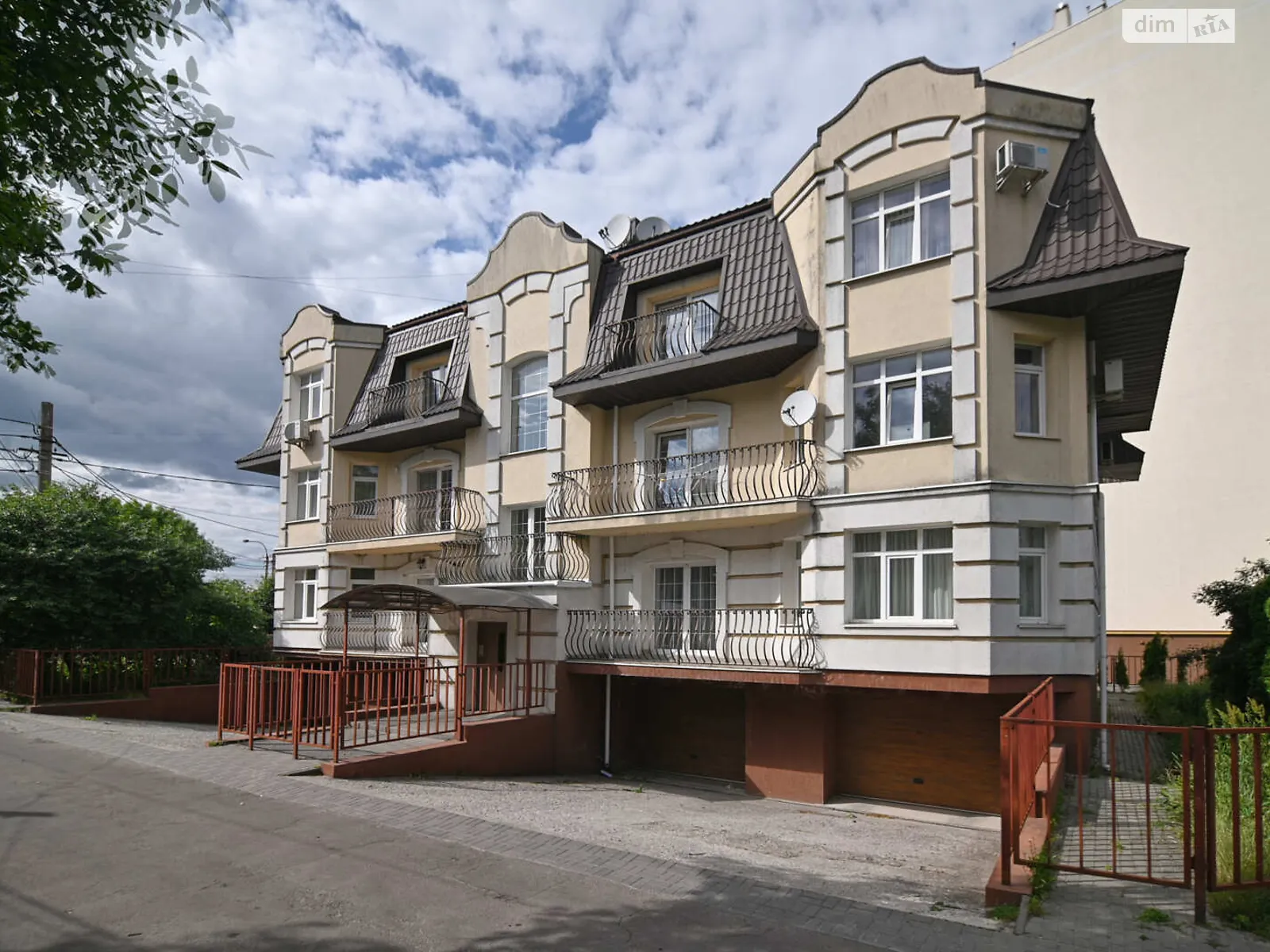 Продається 1-кімнатна квартира 47.2 кв. м у Рівному - фото 1