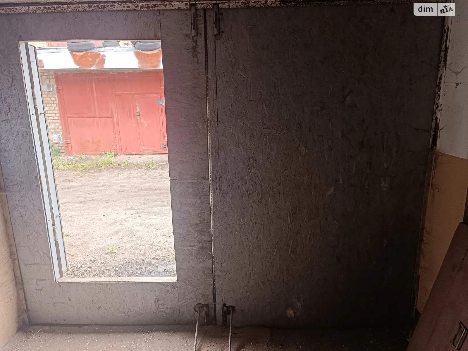 Продается отдельно стоящий гараж под легковое авто на 26 кв. м, цена: 9000 $ - фото 1