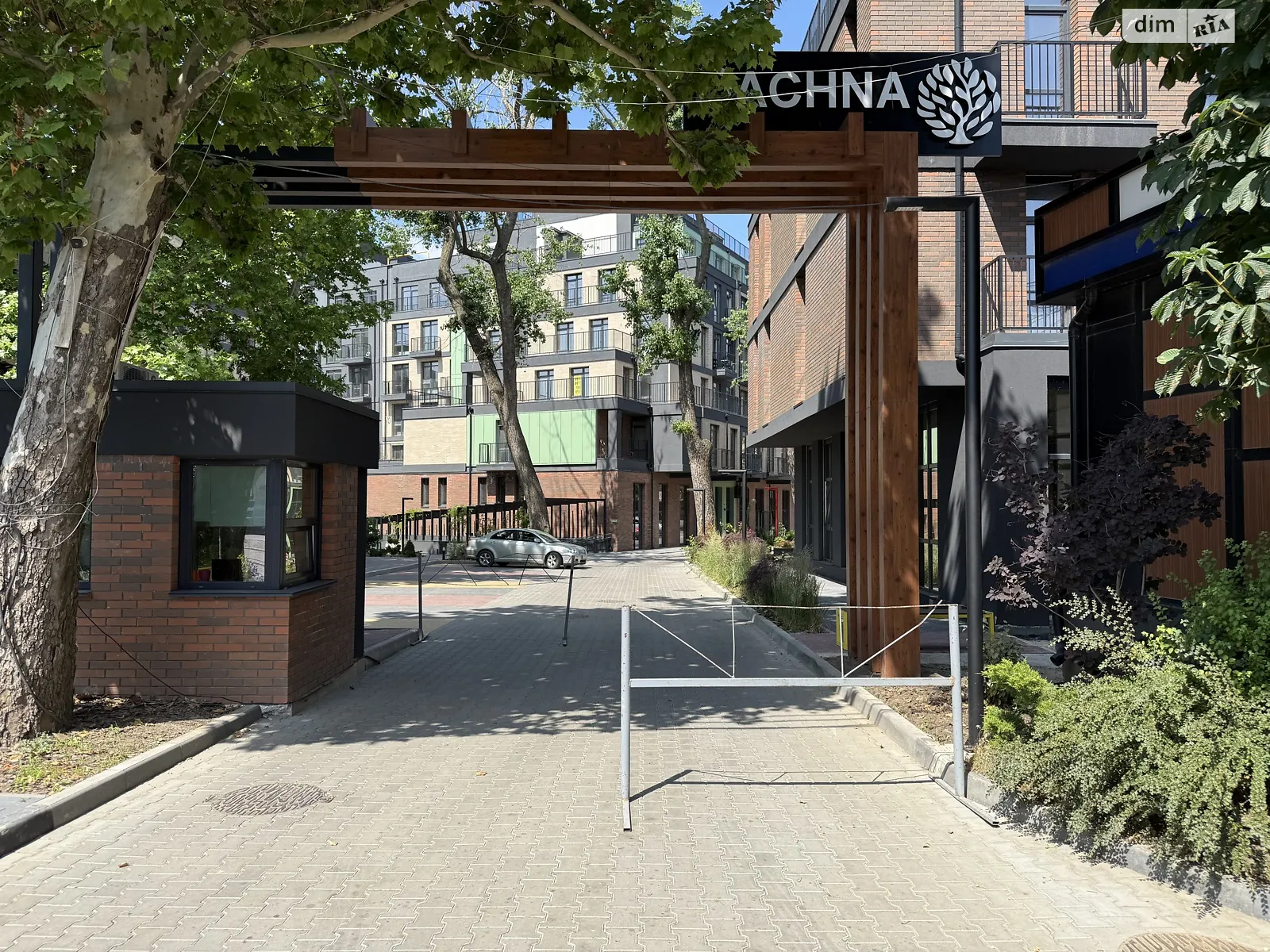 Продается 1-комнатная квартира 107.2 кв. м в Одессе, ул. Дачная, 28 - фото 1