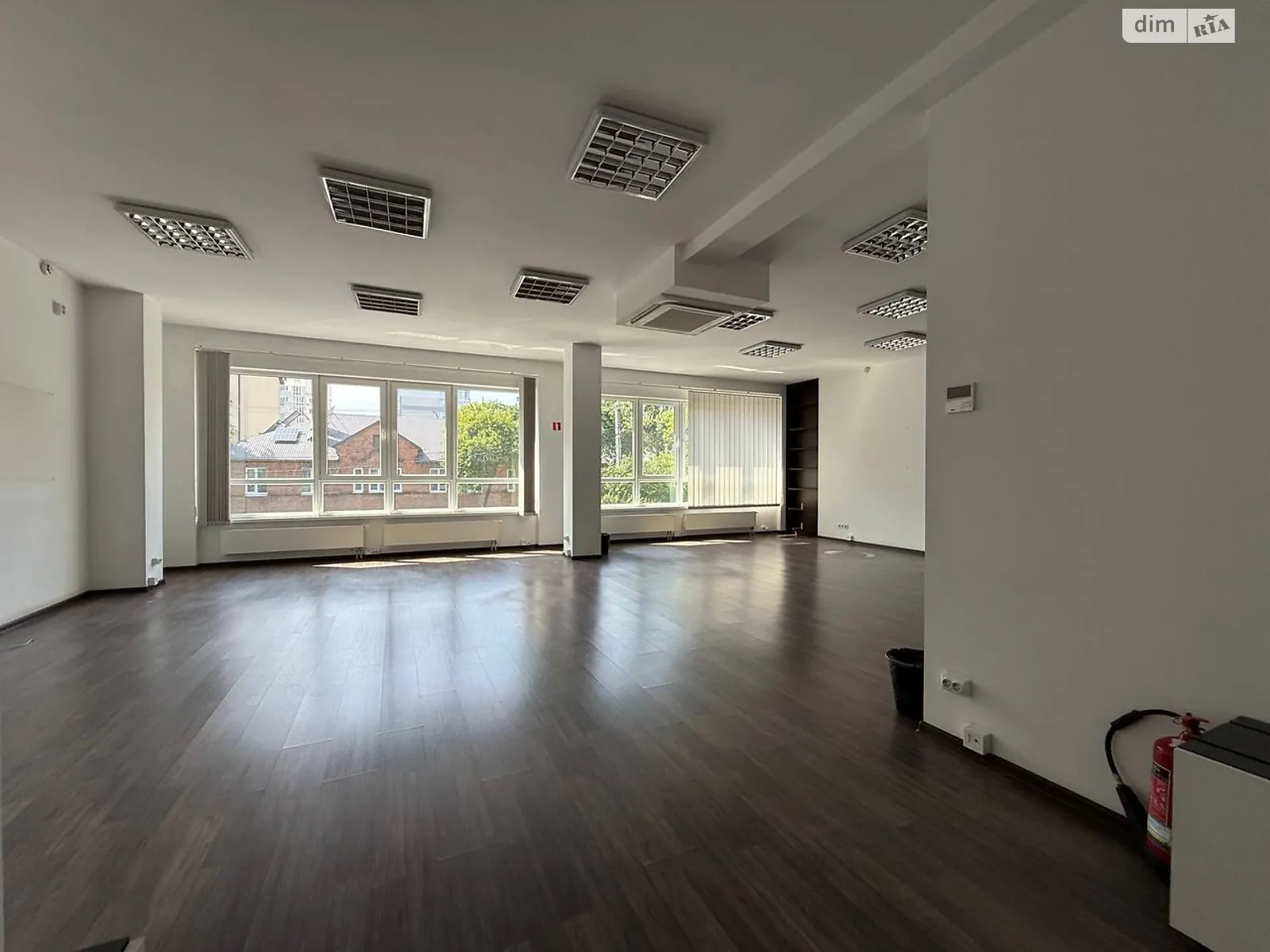 Сдается в аренду офис 440 кв. м в бизнес-центре, цена: 5280 $ - фото 1