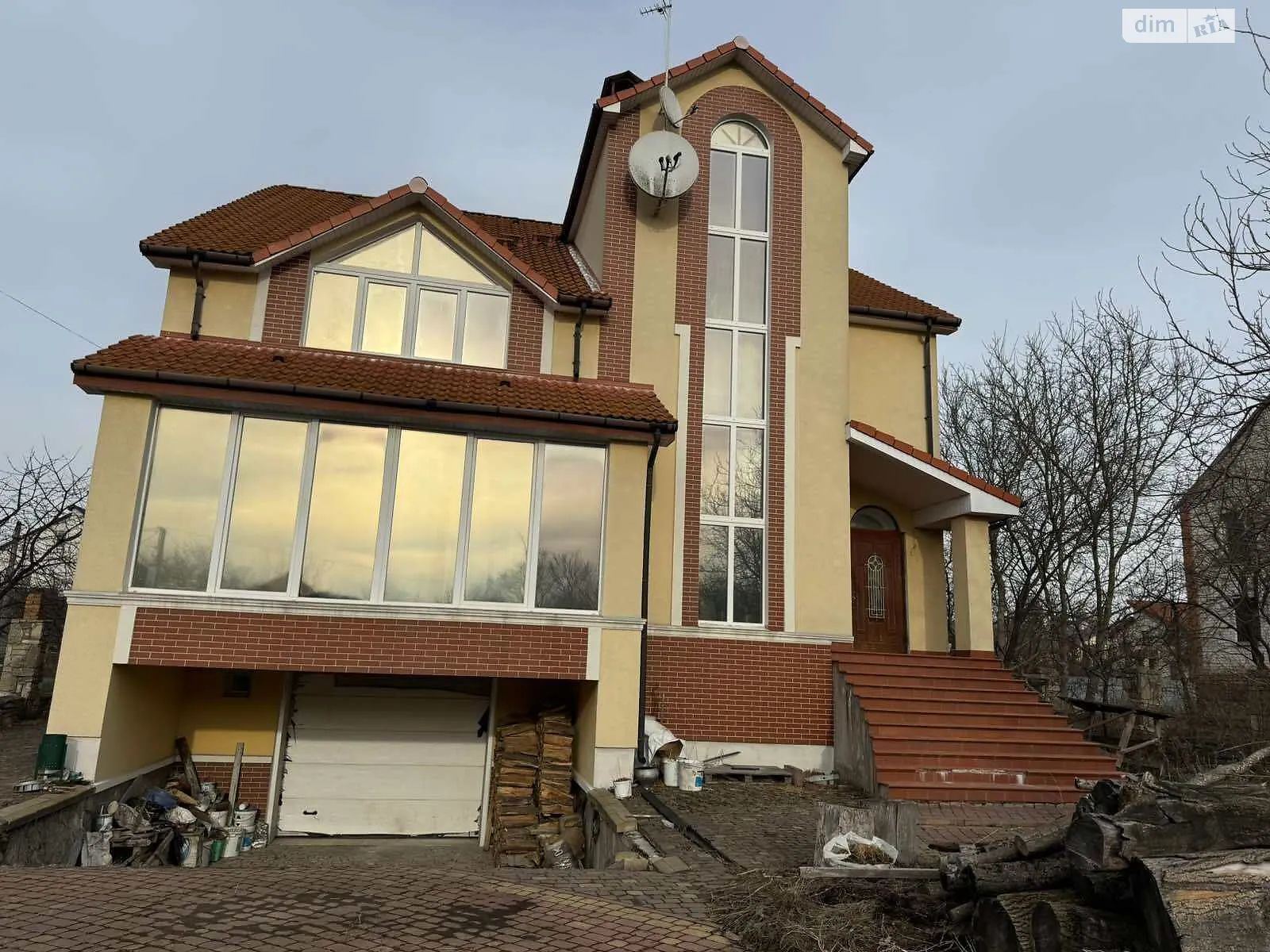 Продается дом на 3 этажа 447.9 кв. м с верандой, цена: 240000 $ - фото 1