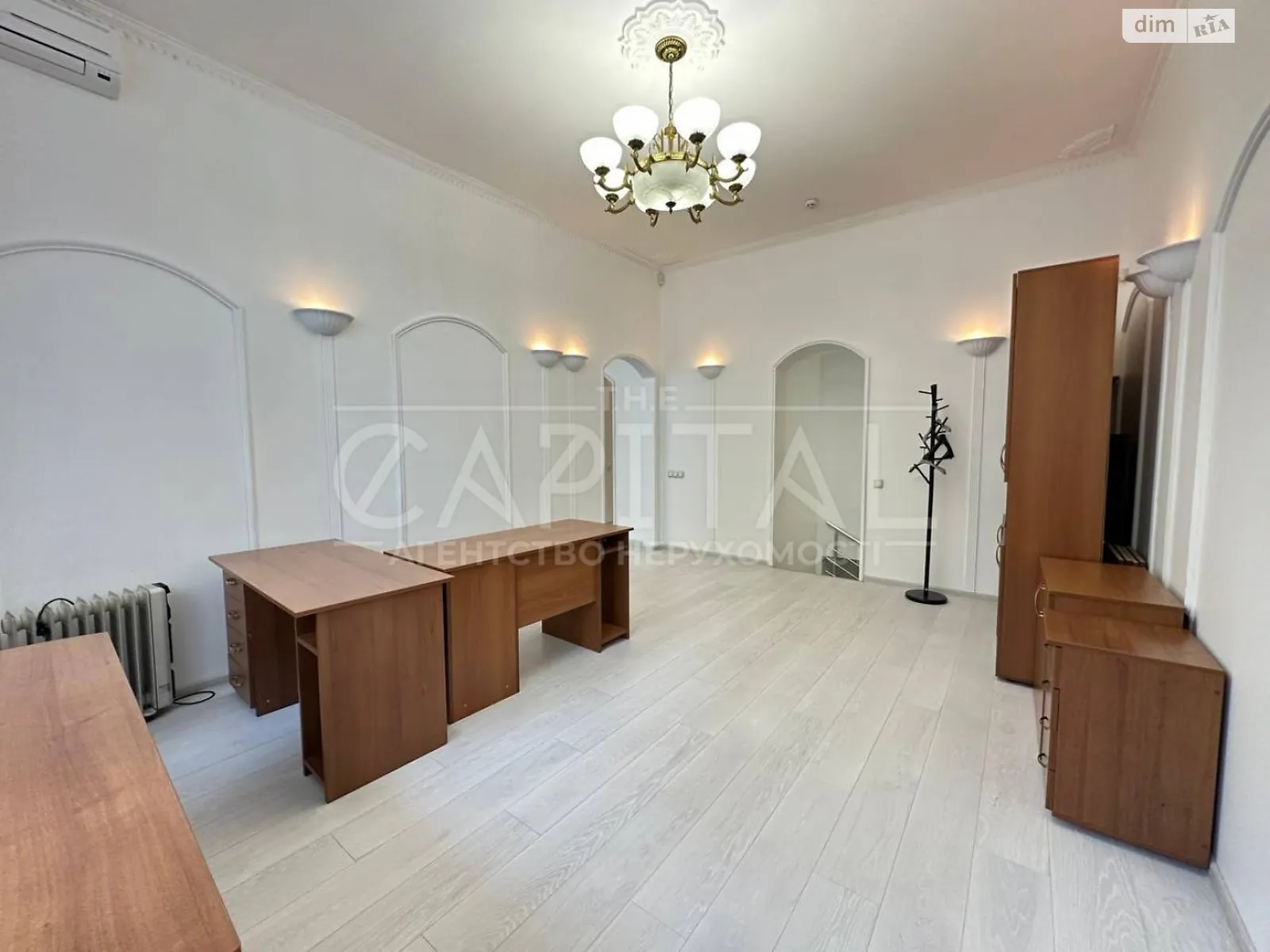 Здається в оренду офіс 140 кв. м в бізнес-центрі, цена: 1600 $ - фото 1