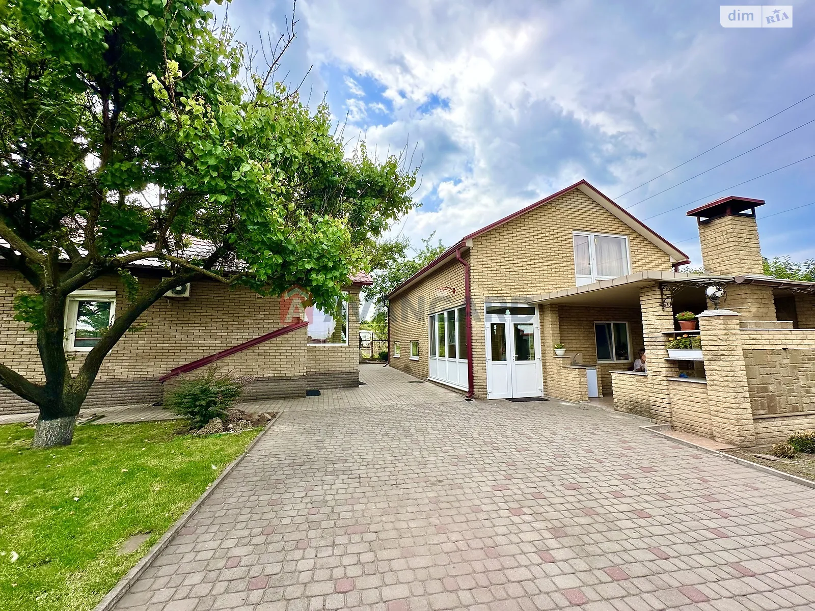 Продается одноэтажный дом 188 кв. м с гаражом, цена: 125000 $ - фото 1
