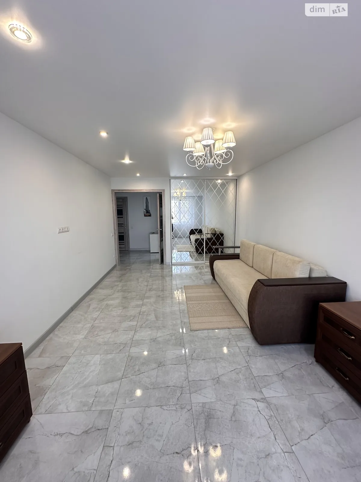 1-кімнатна квартира 48 кв. м у Тернополі, вул. Тролейбусна, 5Б - фото 1