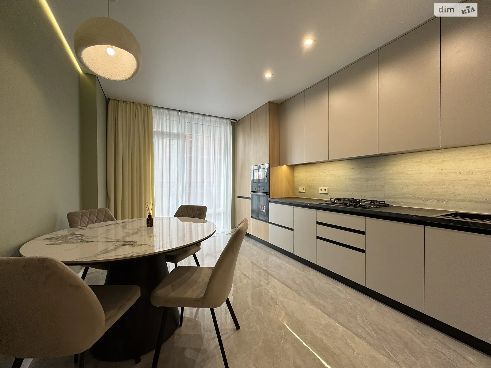 Продается 1-комнатная квартира 45 кв. м в Ивано-Франковске, ул. Крайковского - фото 1