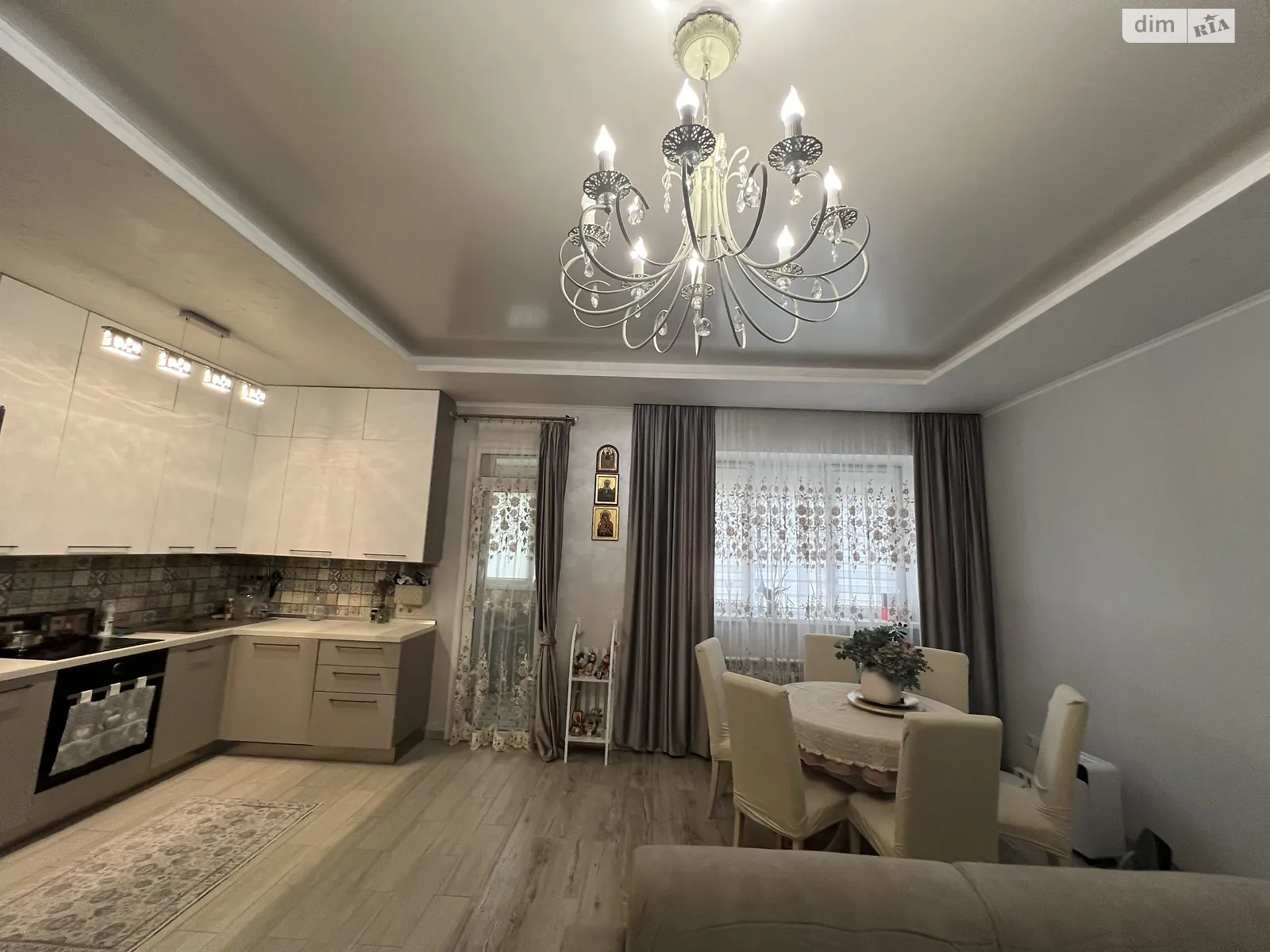 Продается 3-комнатная квартира 73.3 кв. м в Ужгороде, ул. Серебристая - фото 1