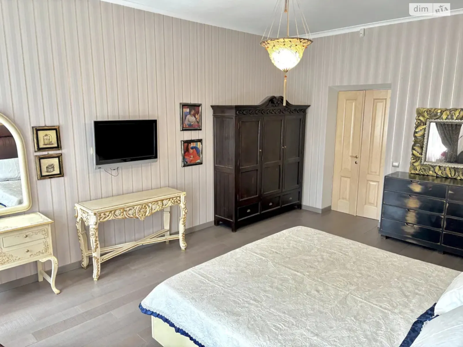 Продается 2-комнатная квартира 79 кв. м в Киеве, ул. Институтская, 24/7 - фото 1