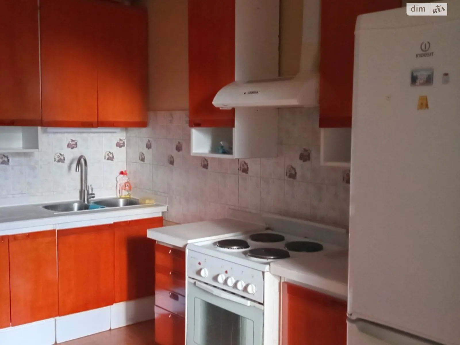 Сдается в аренду 3-комнатная квартира 97 кв. м в Киеве, ул. Радунская, 3 - фото 1