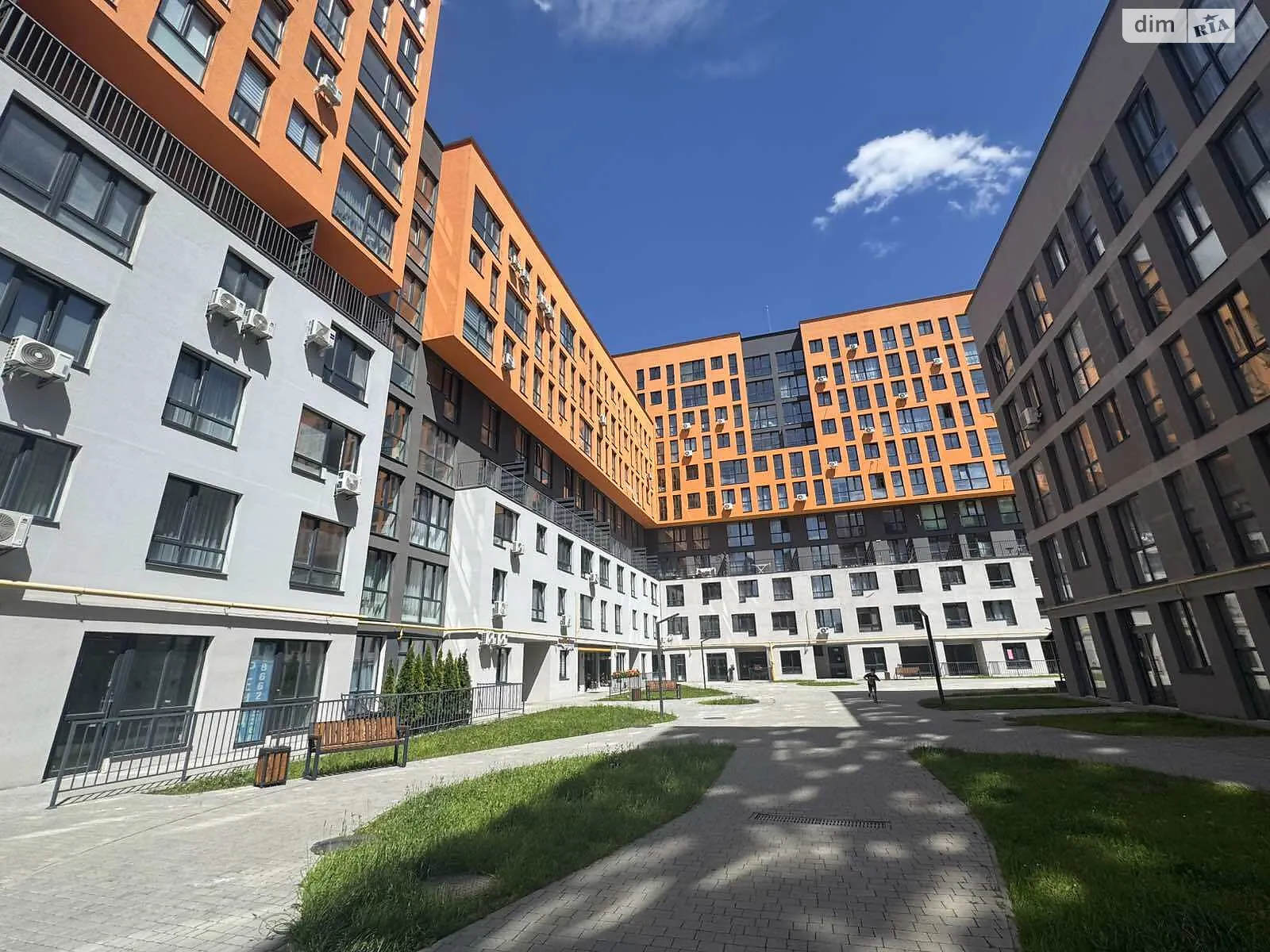 Продається 1-кімнатна квартира 51.2 кв. м у Львові, вул. Стрийська - фото 1