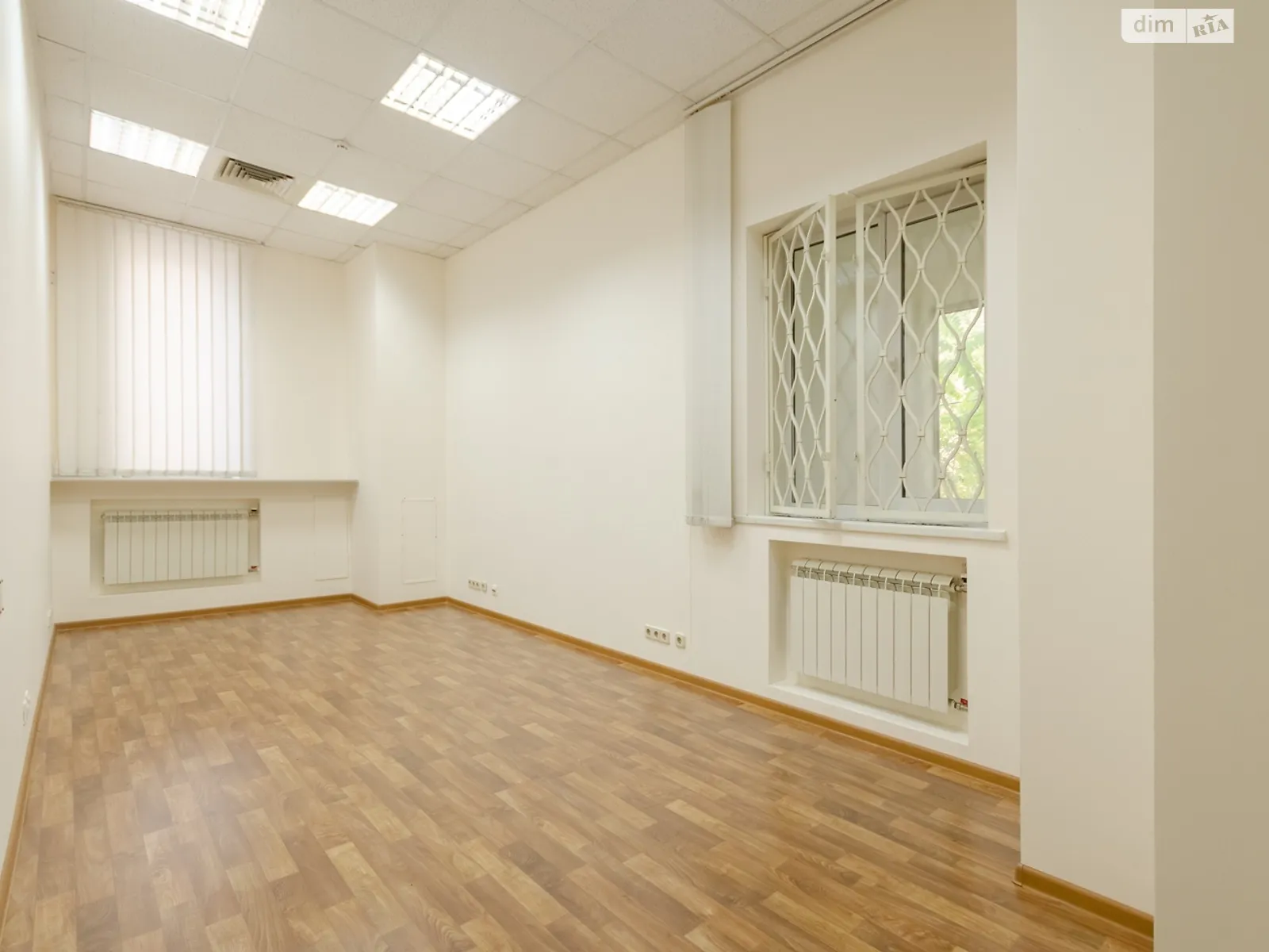 Здається в оренду офіс 24 кв. м в бізнес-центрі, цена: 8400 грн - фото 1